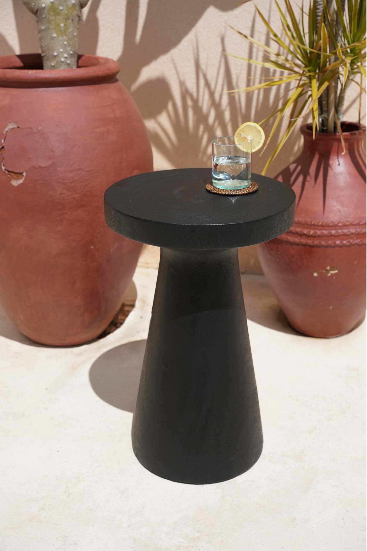 The Fiji side table Black ø40cm