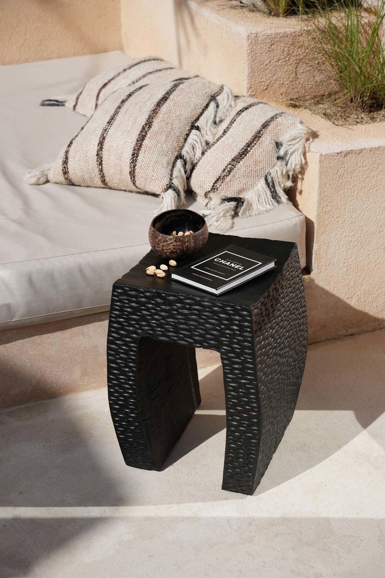 The Montano stool Black ø38cm