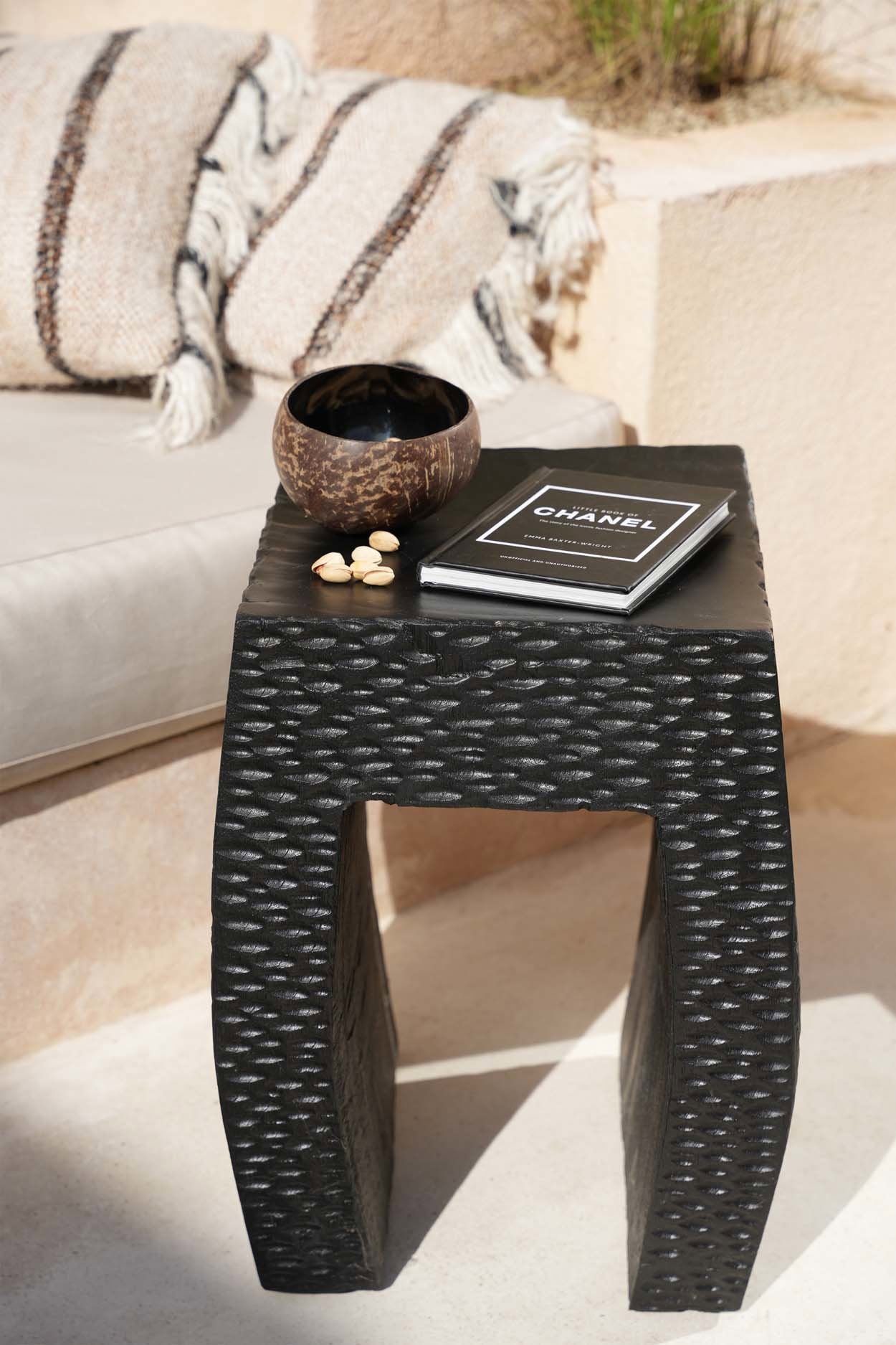 The Montano stool Black ø38cm