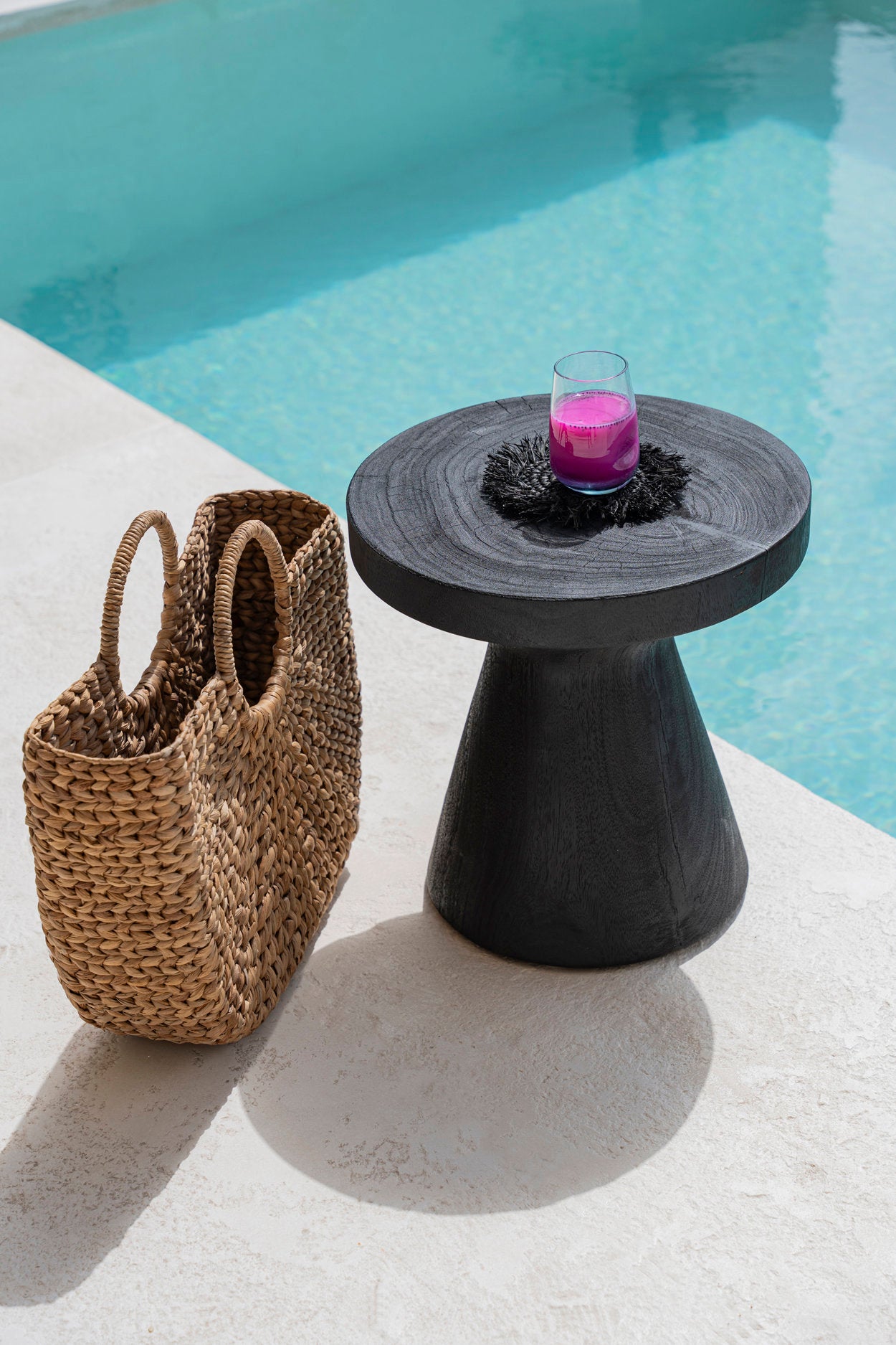 The Gravity Side Table Black ø40cm