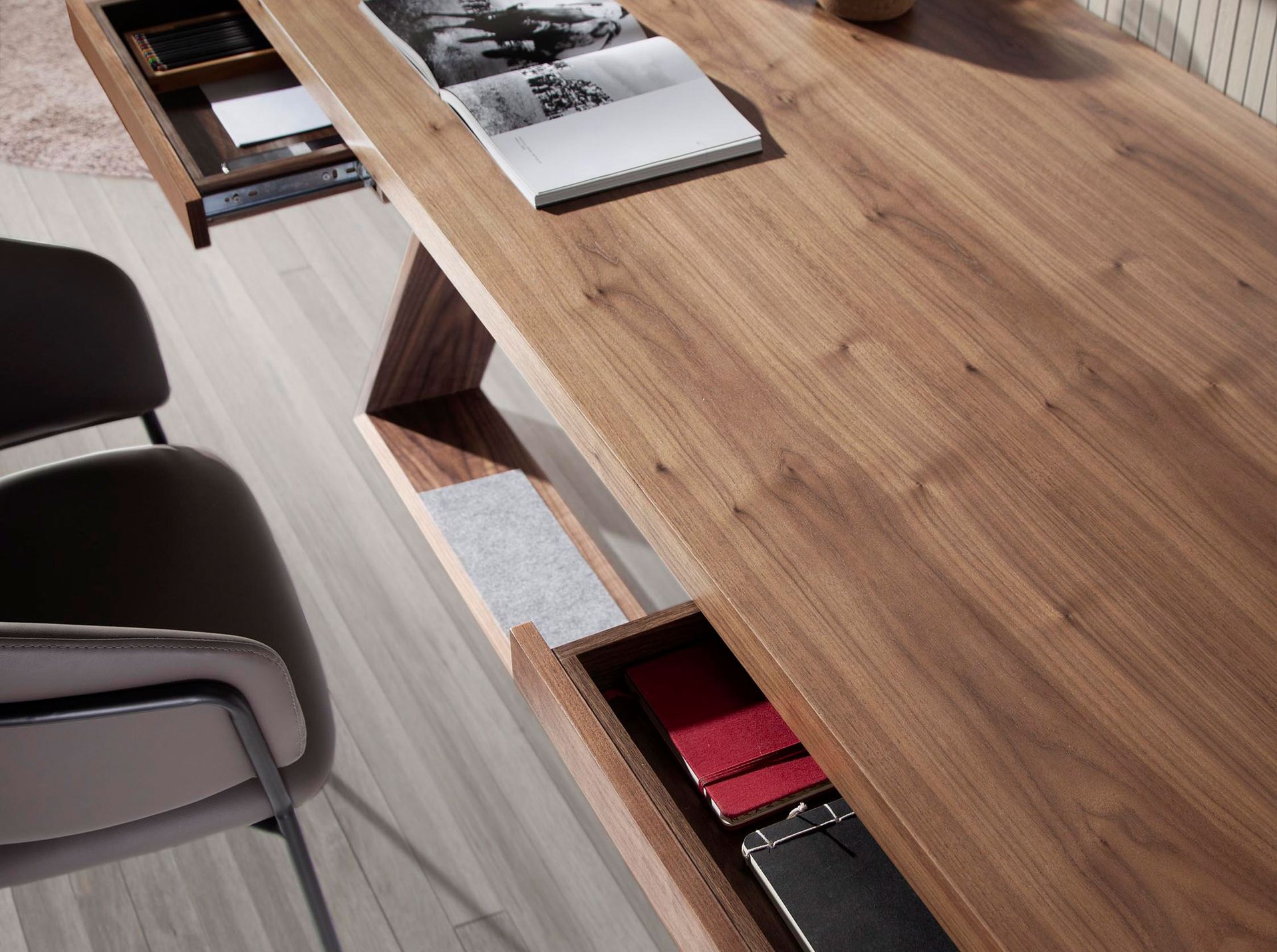 Walnut and black steel desk 3216