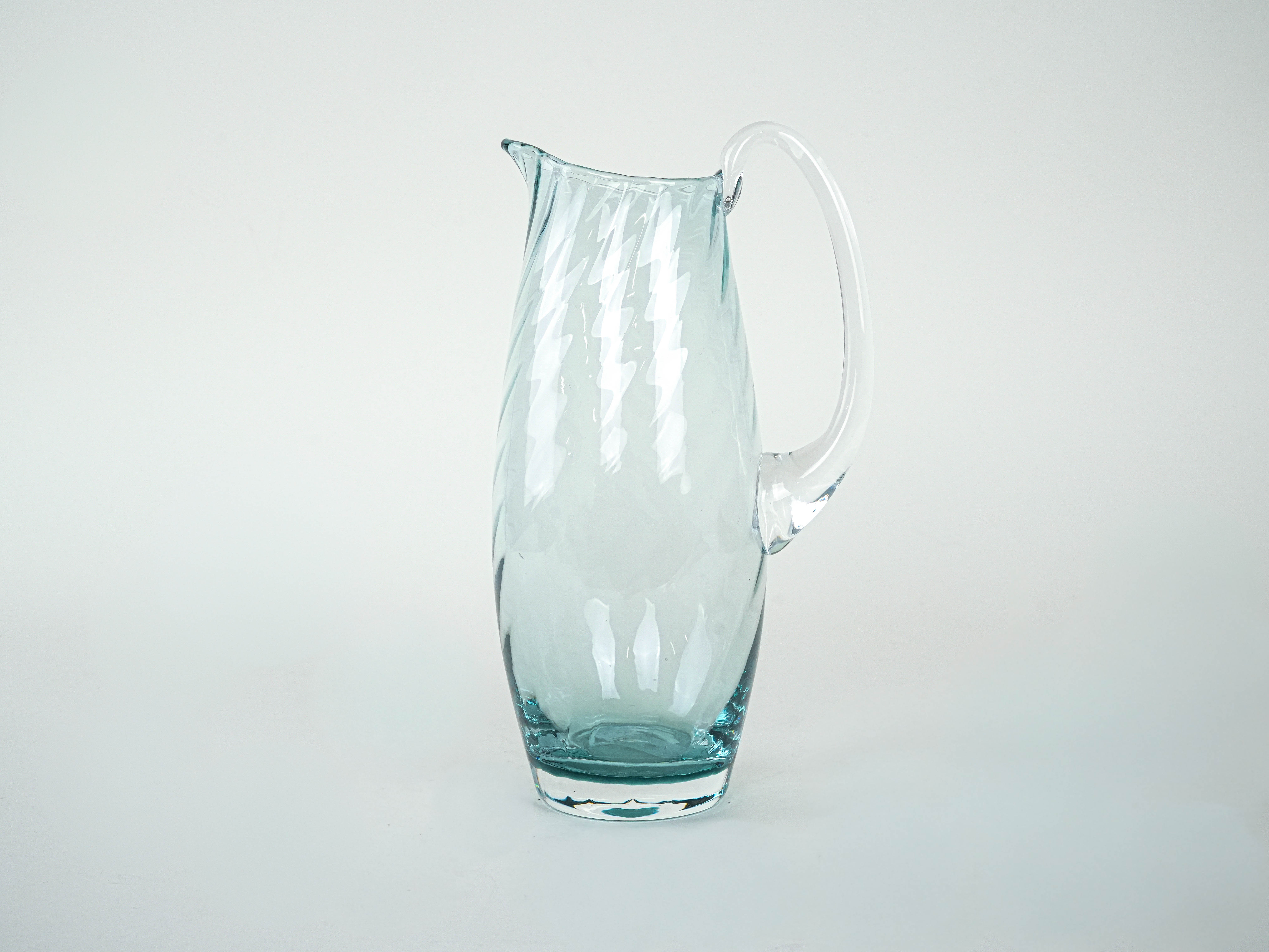 Caraffa in vetro azzurro anni '70