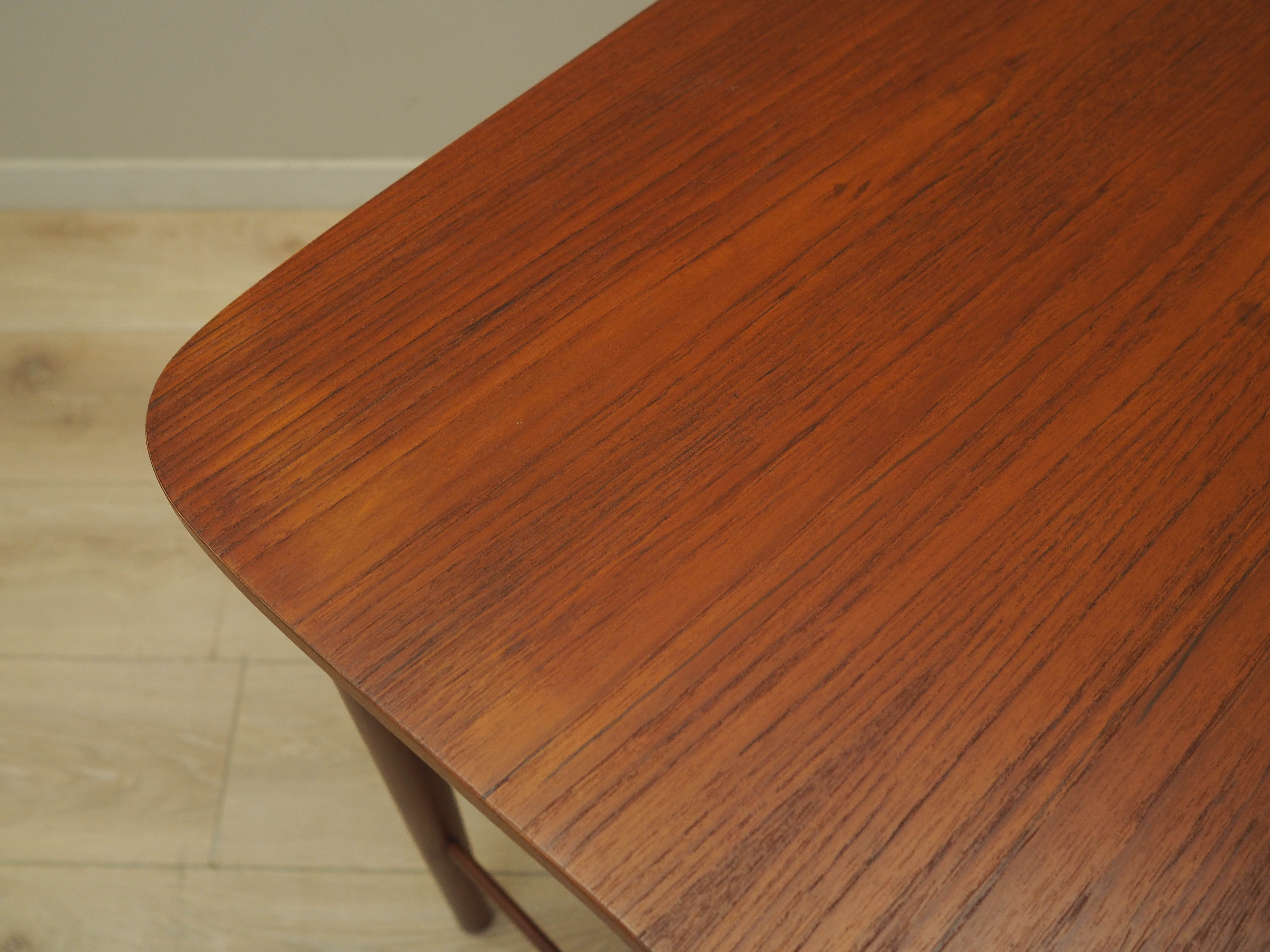 Scrivania in teak marrone anni '60