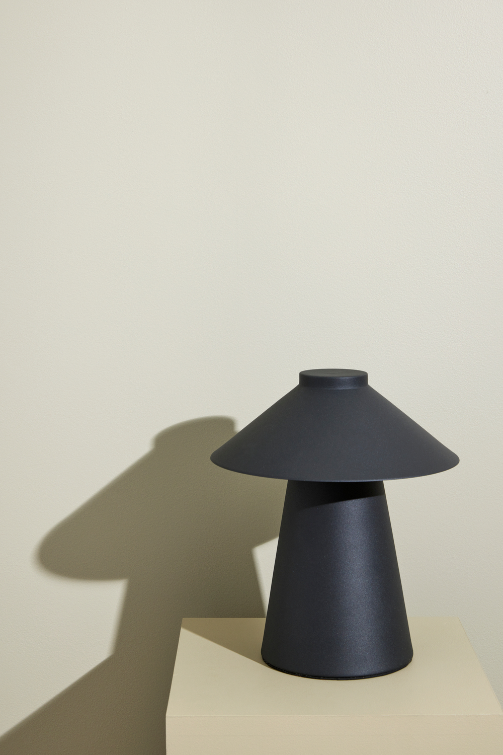 Chipper Table Lamp Black