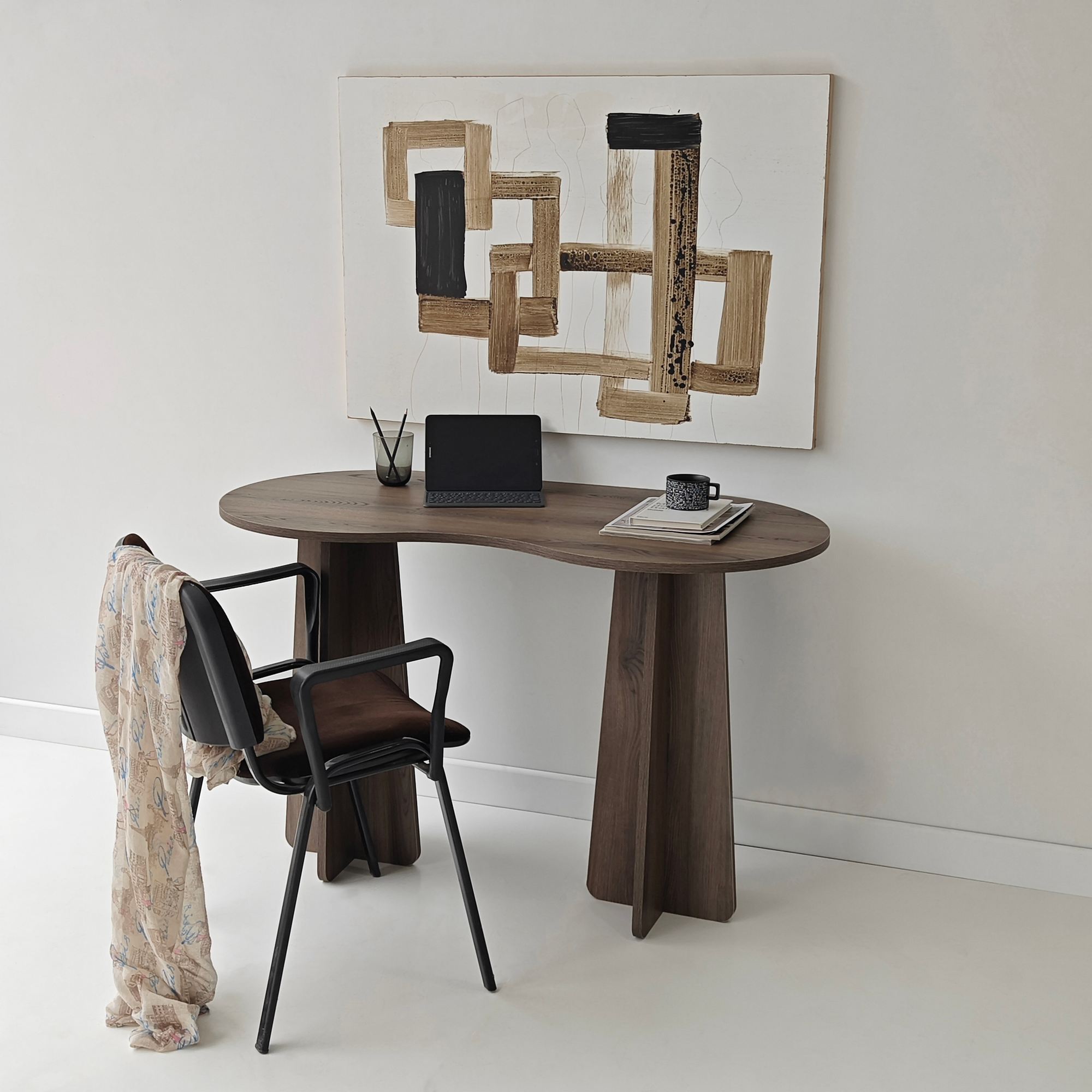 Infini Table Walnut