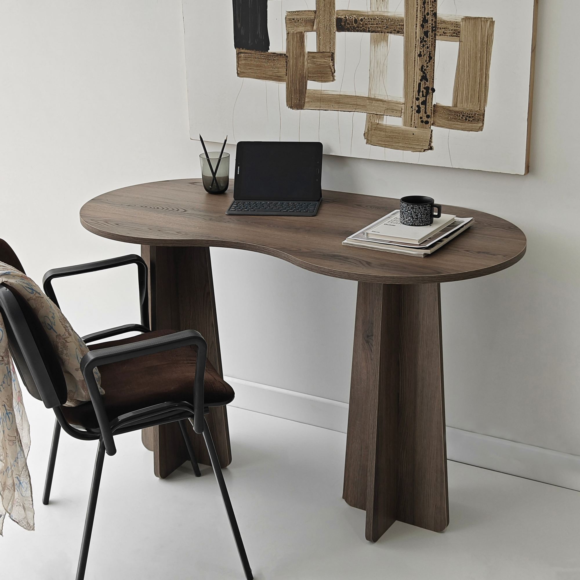 Infini Table Walnut