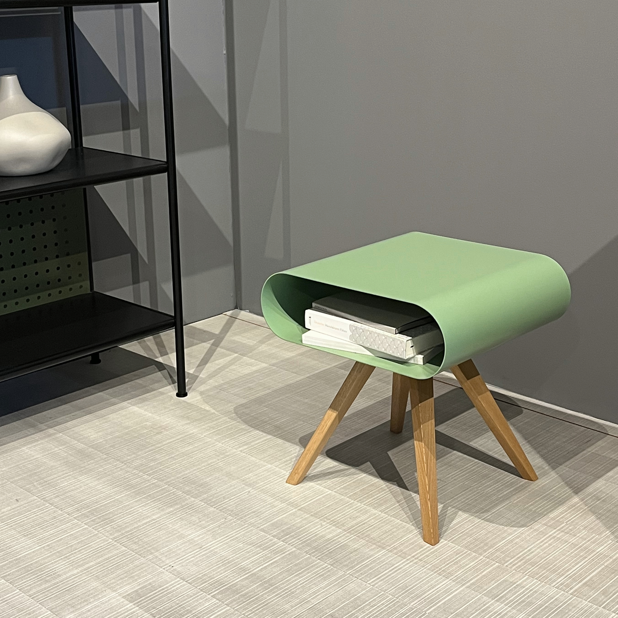 LO 12 Side table Oak wood Steel Pale green