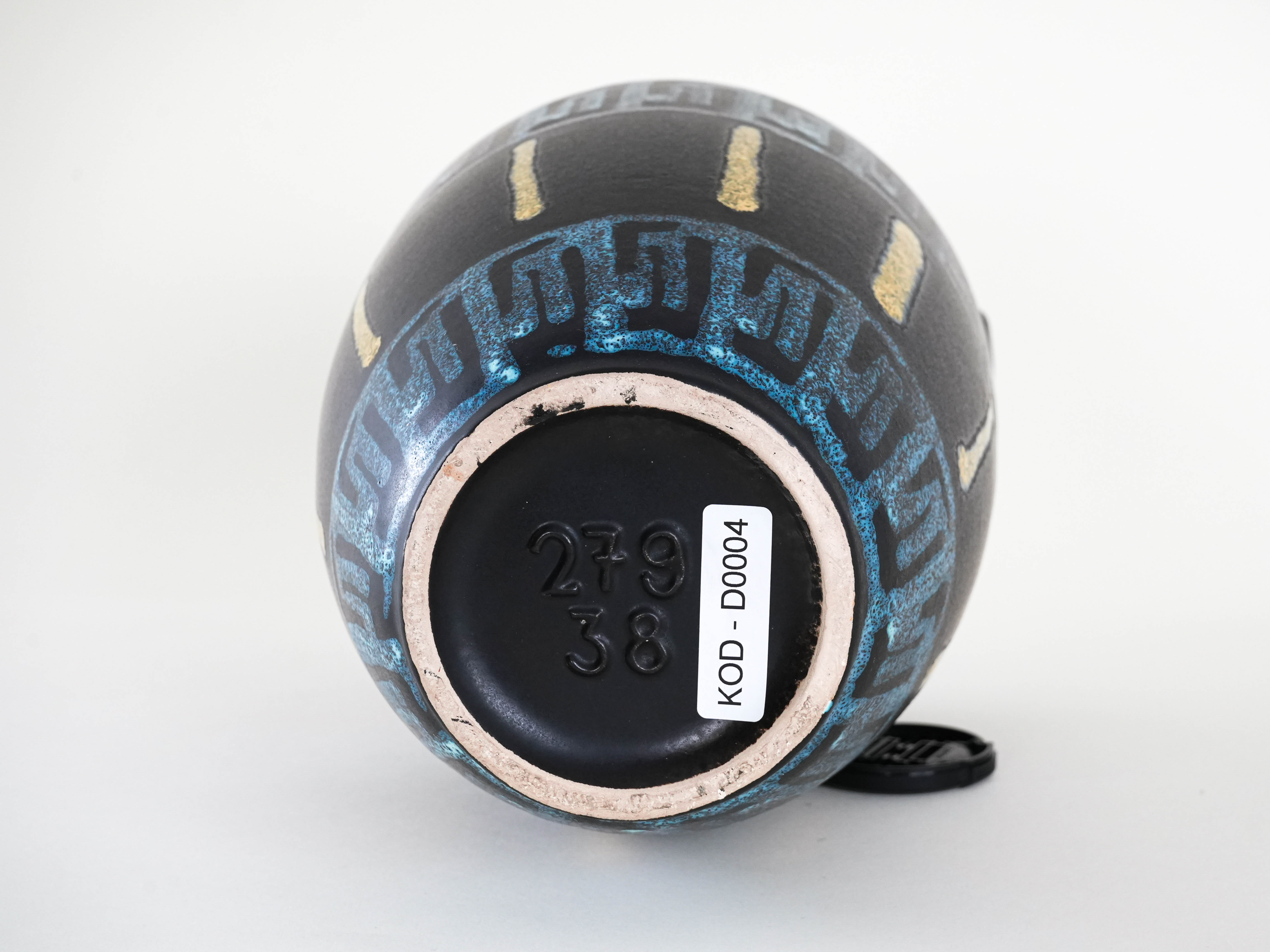 Vaso in ceramica blu