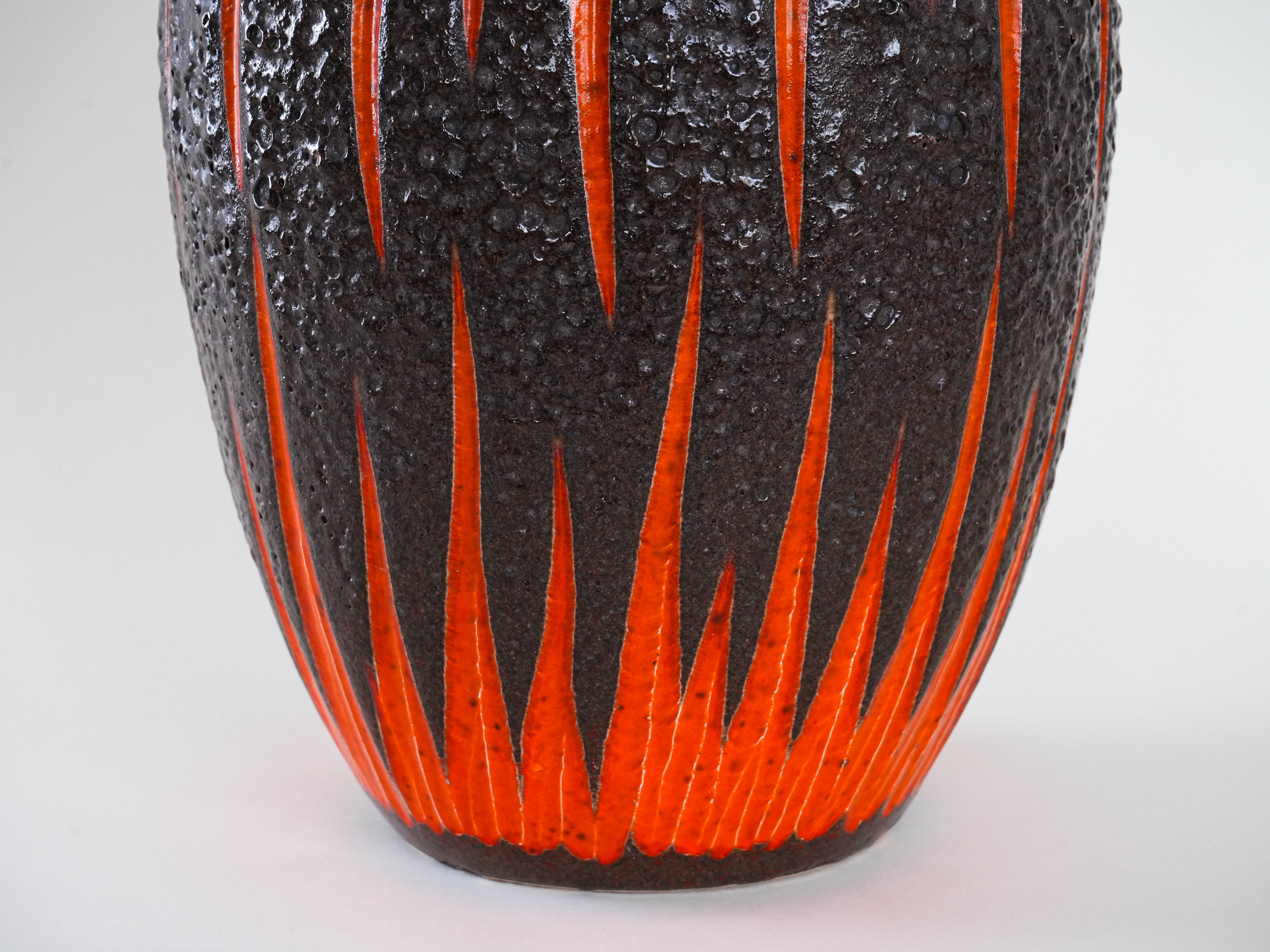 Ceramic vase Red