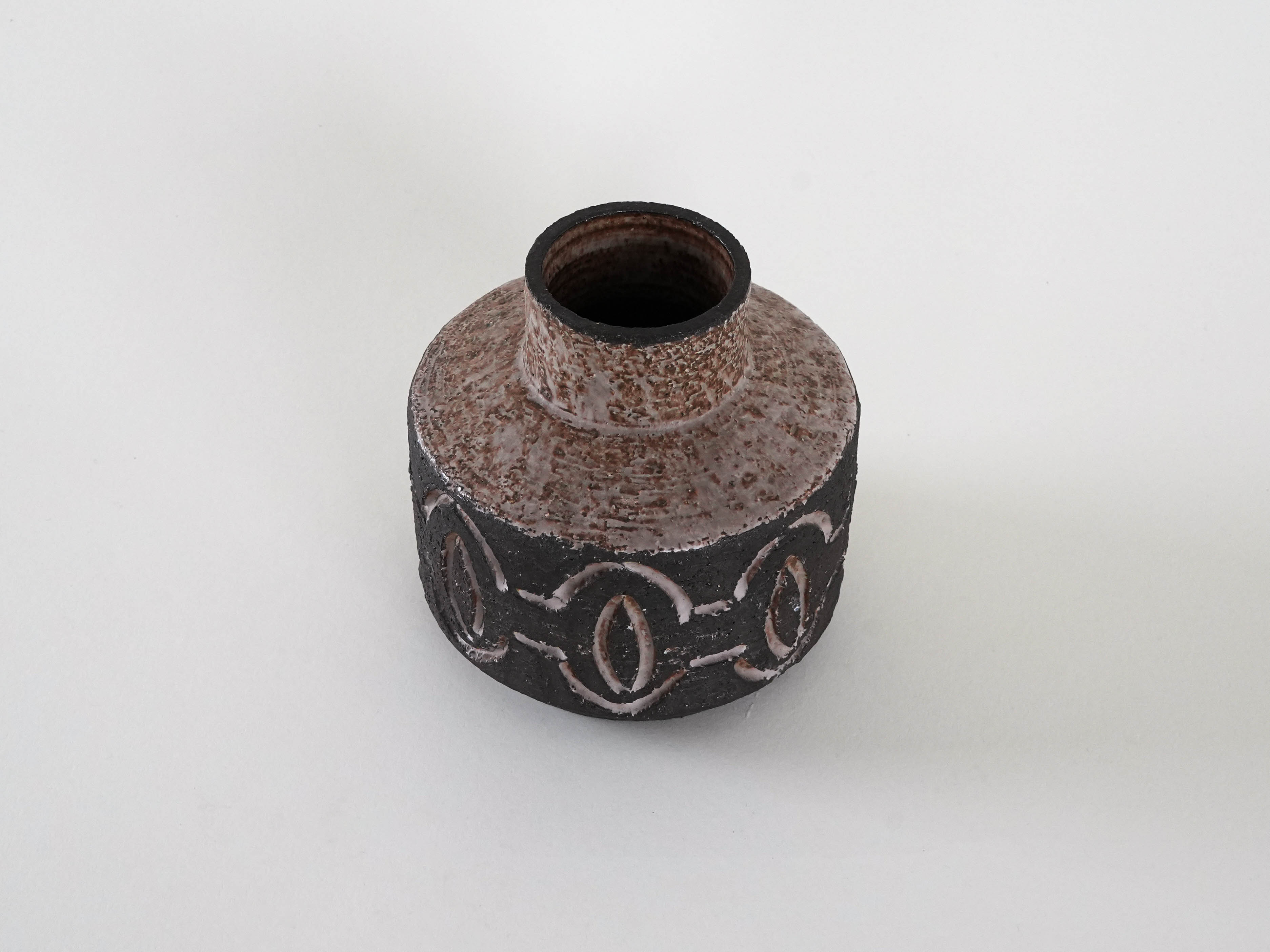Vaso in ceramica marrone