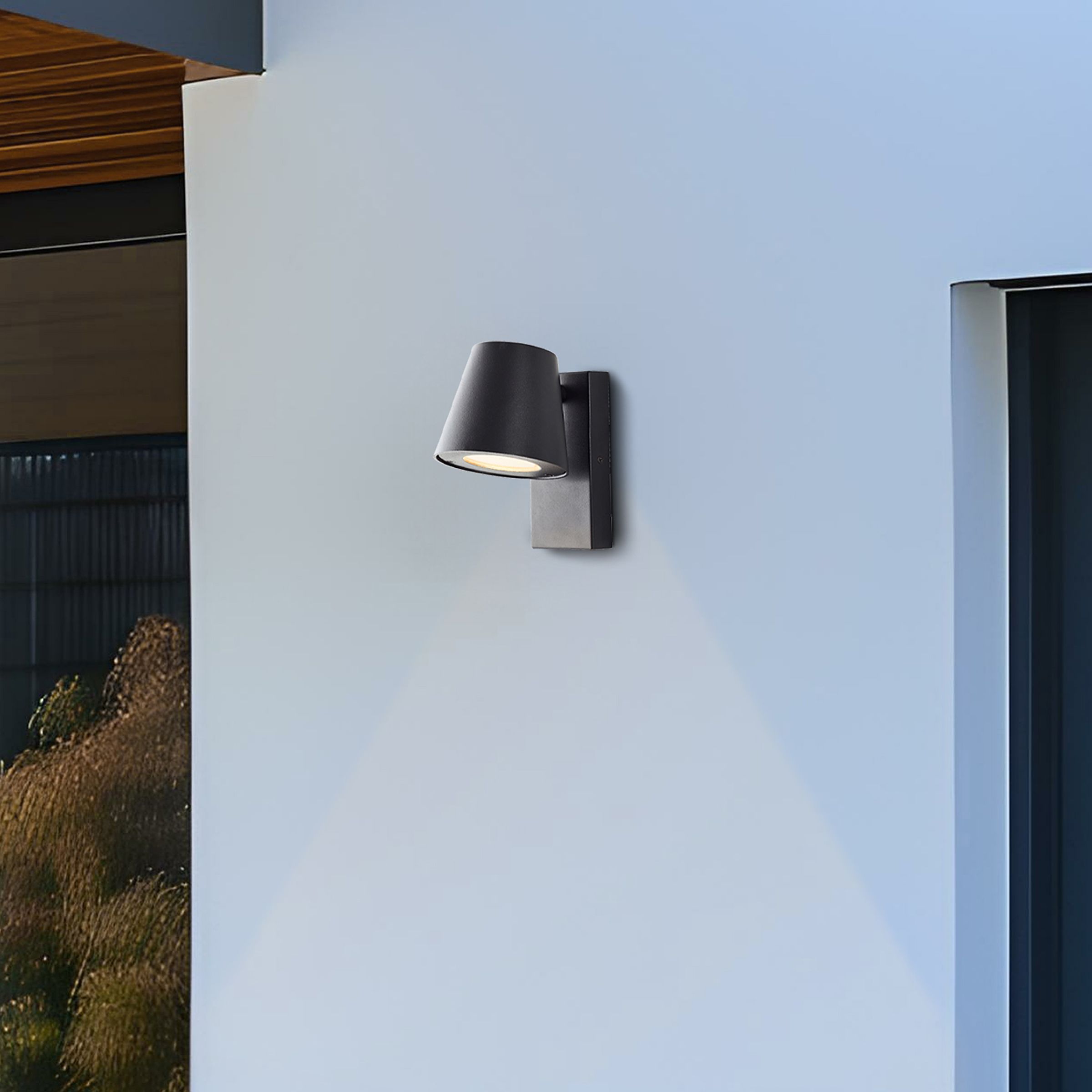 Bari Wall Lamp Cast Aluminum Black