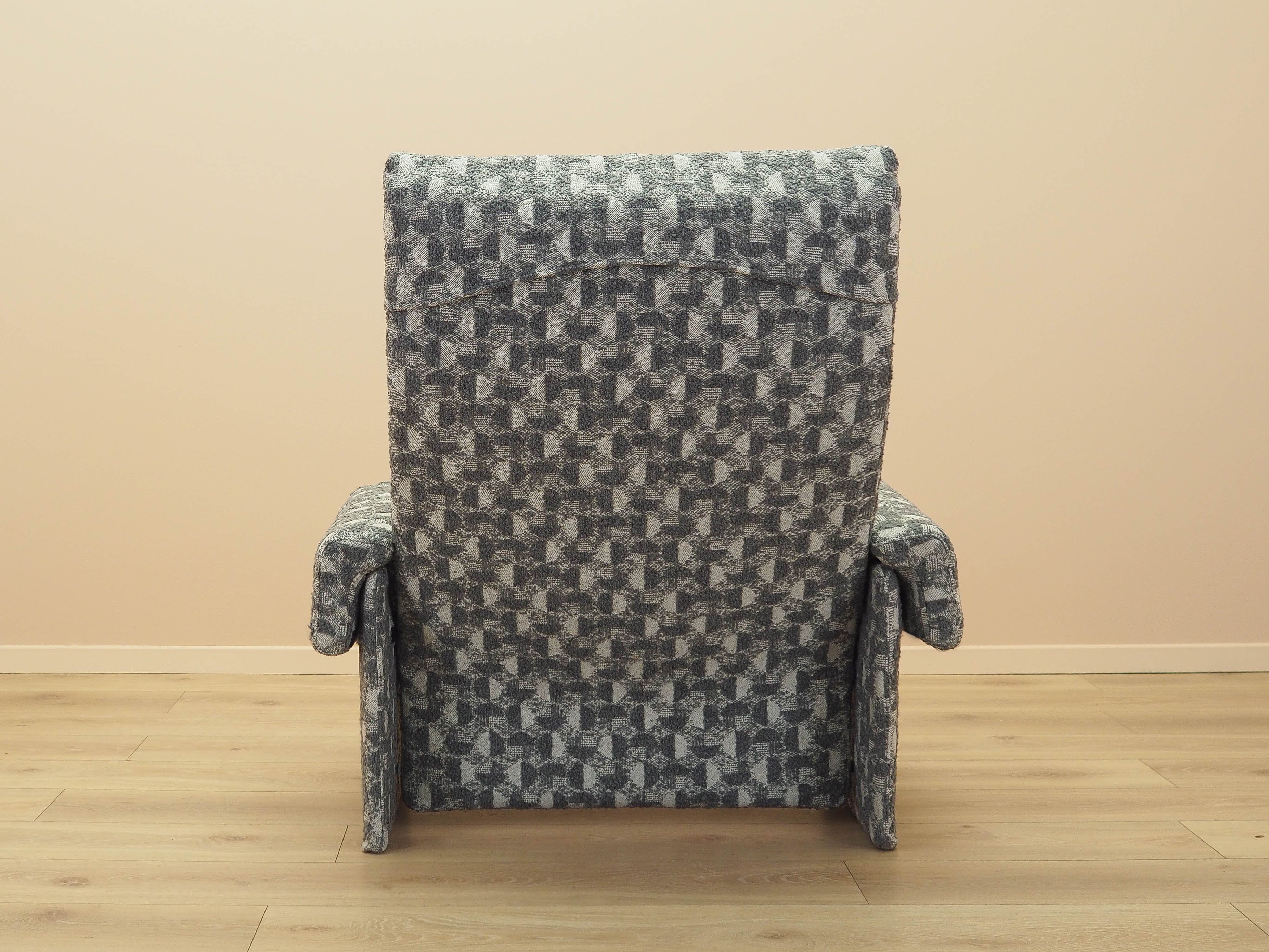 Lounge Chair Grey