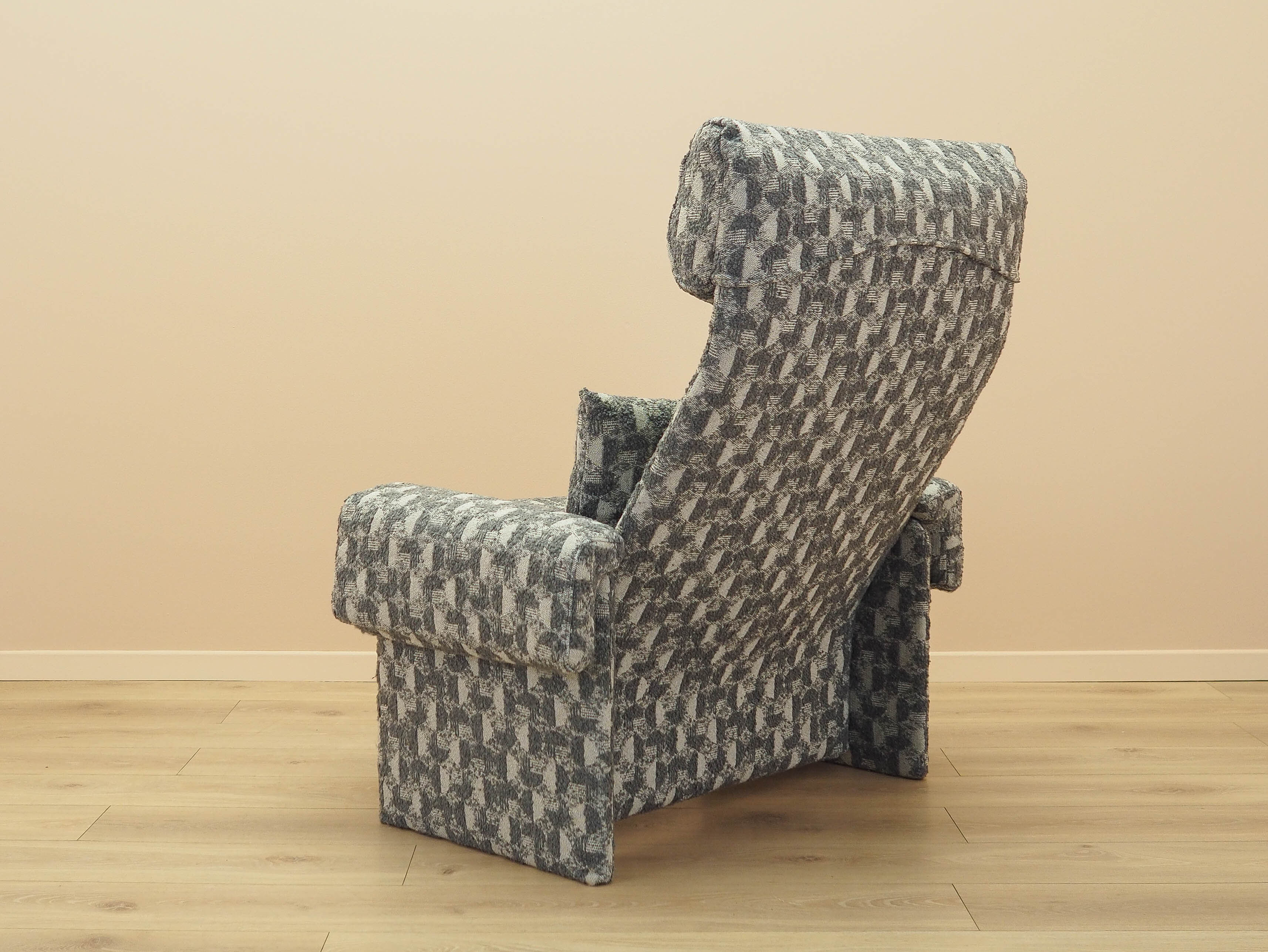 Lounge Chair Grey