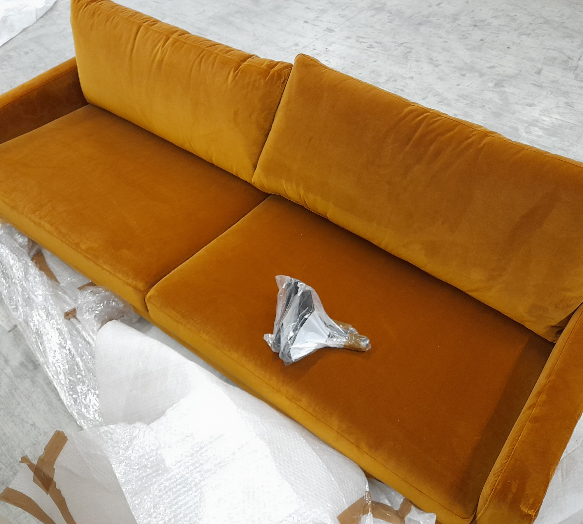 Astha 3-Sitzer Sofa Velours Matt Amber