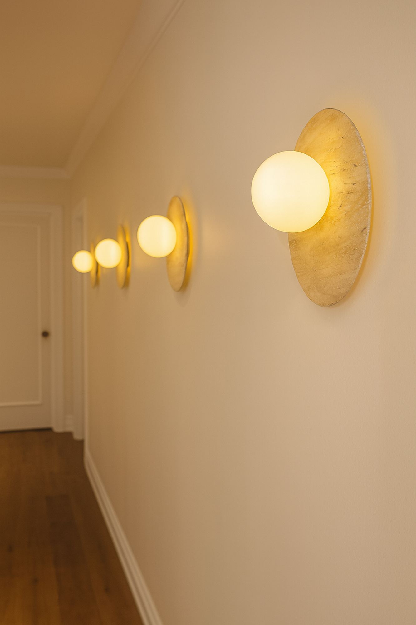 Tor-Look Wandleuchte Creme