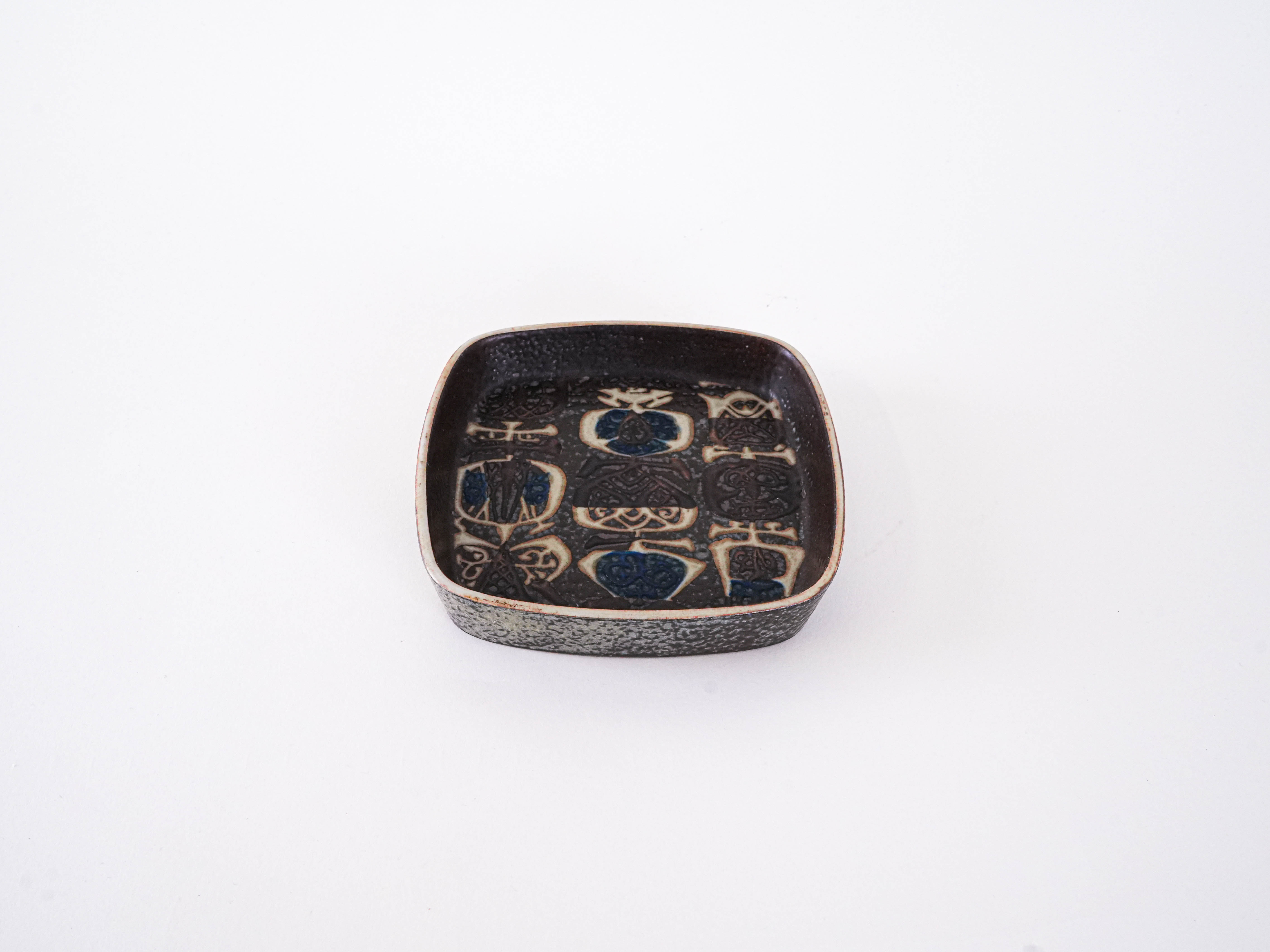 Ceramic bowl Brown