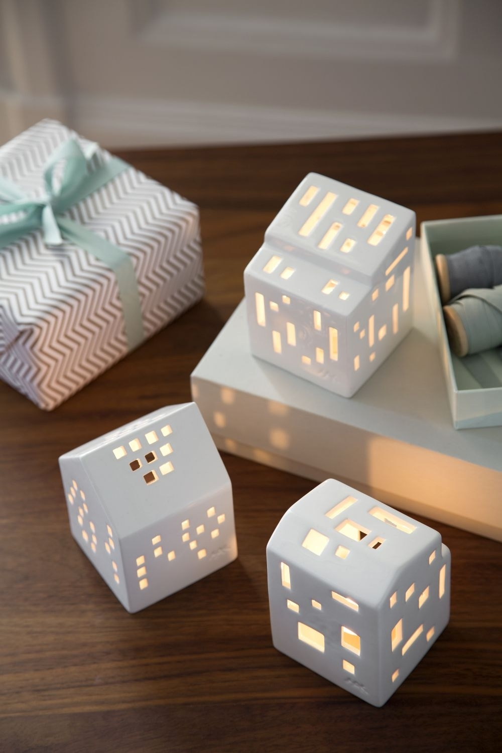 Urbania Light Houses Ceramic White