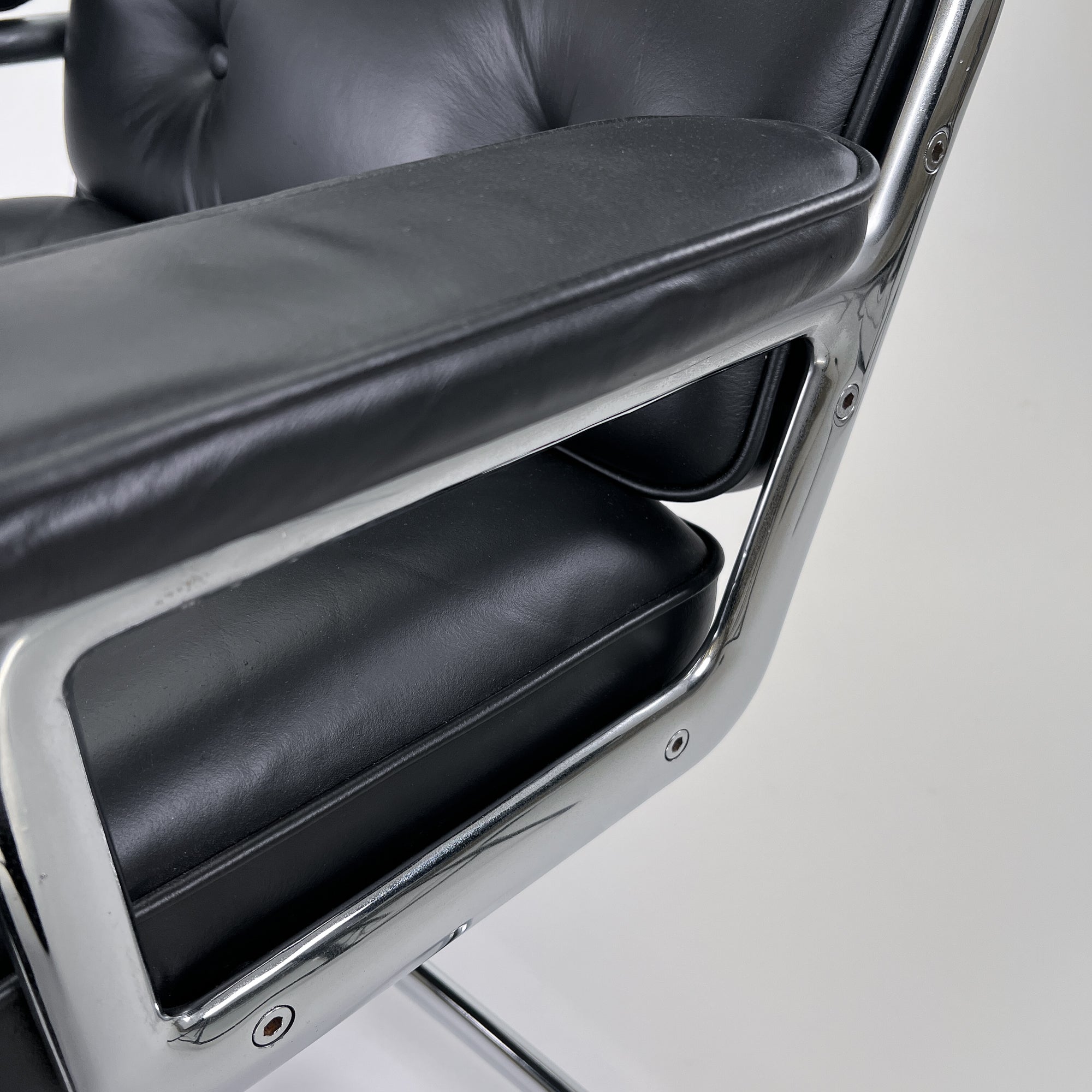 Herman Miller GS105 Chair Chrome Leather Black