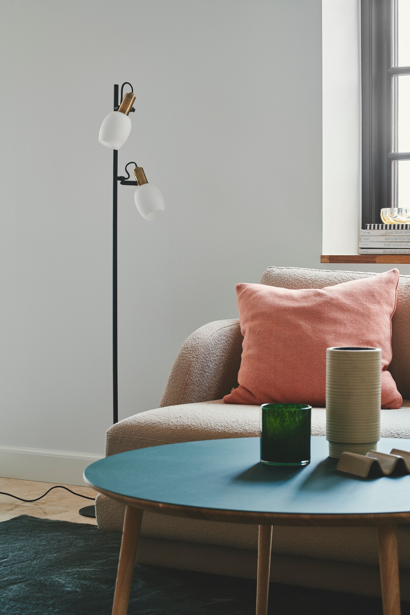 Arild Floor lamp Black