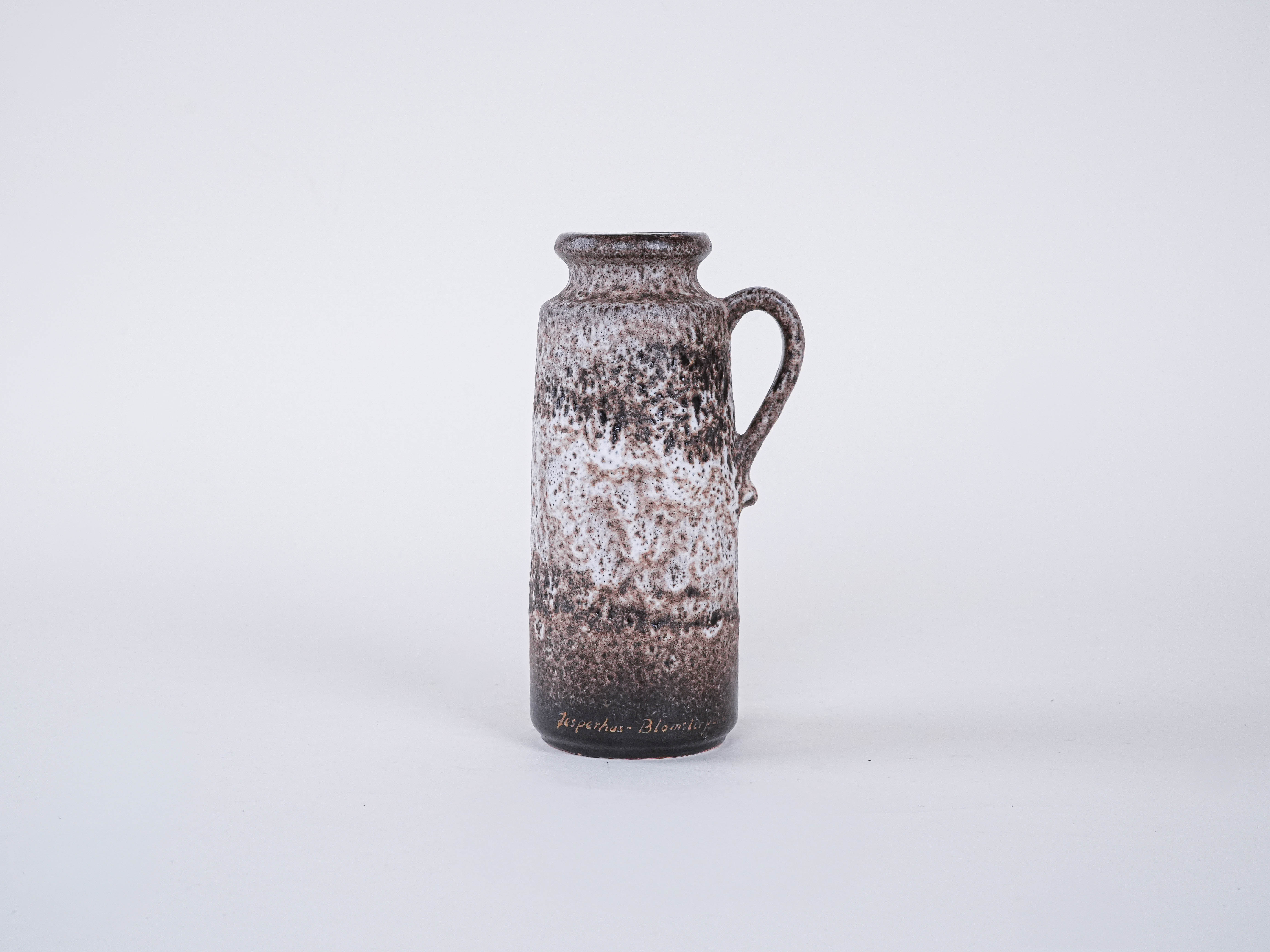 Vaso in ceramica con manico anni '60