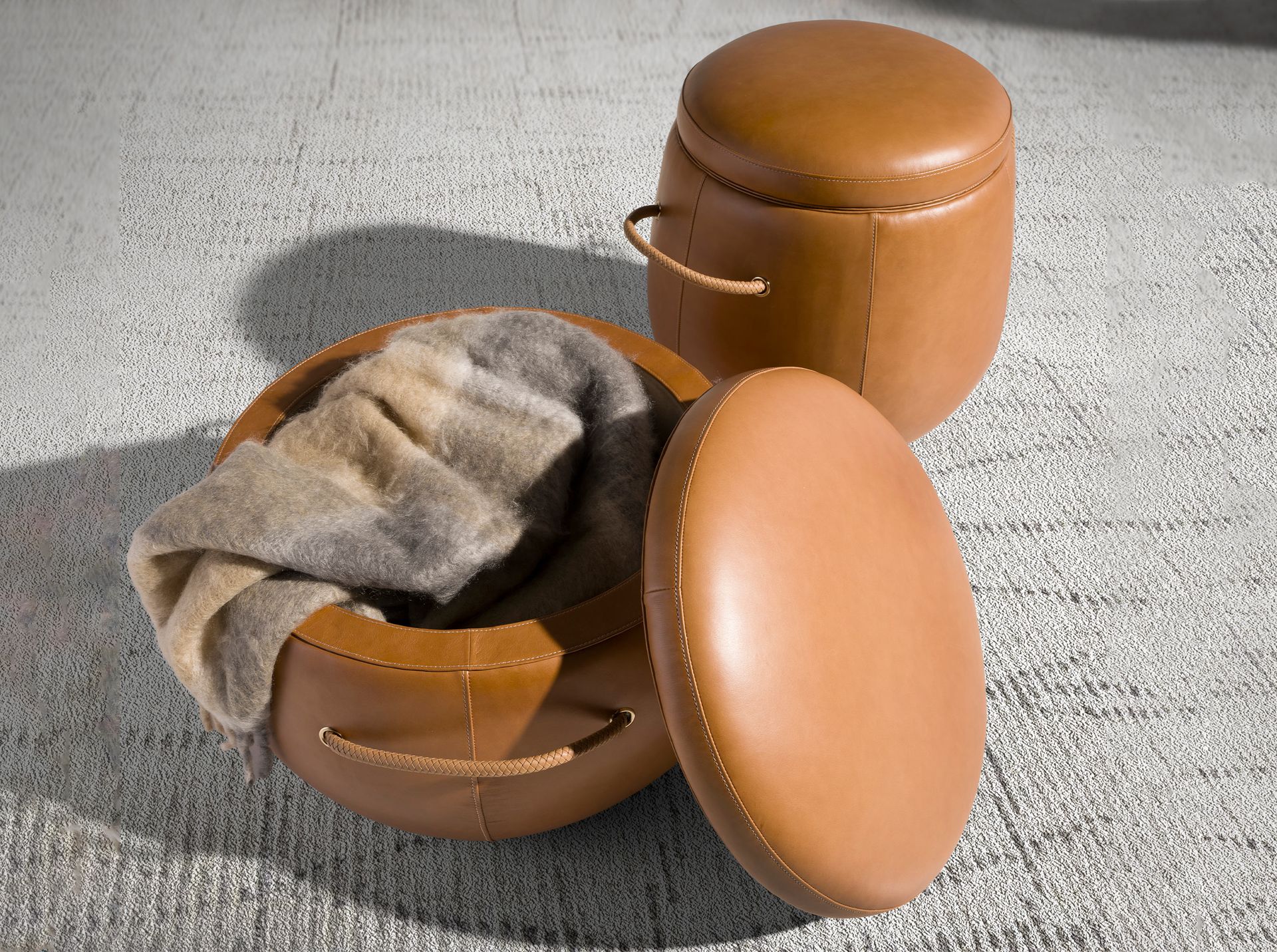 Sitzpuff aus Kamelleder 5171