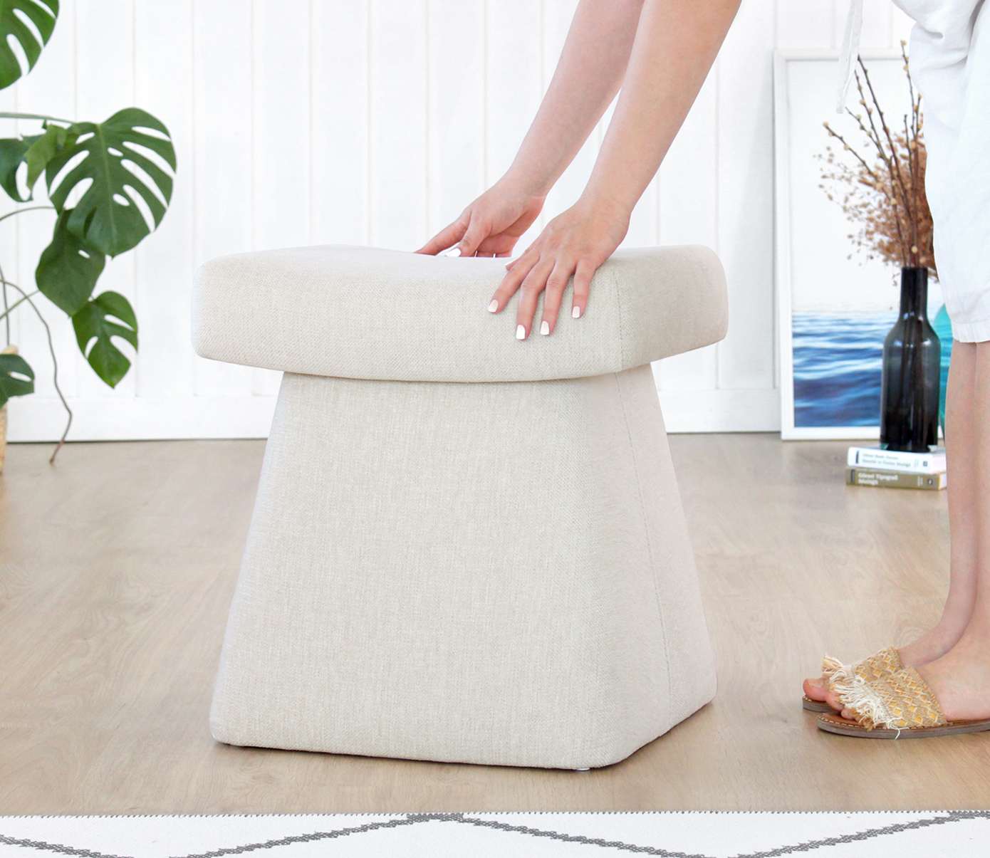 Gurrata Stool Cotton Cream