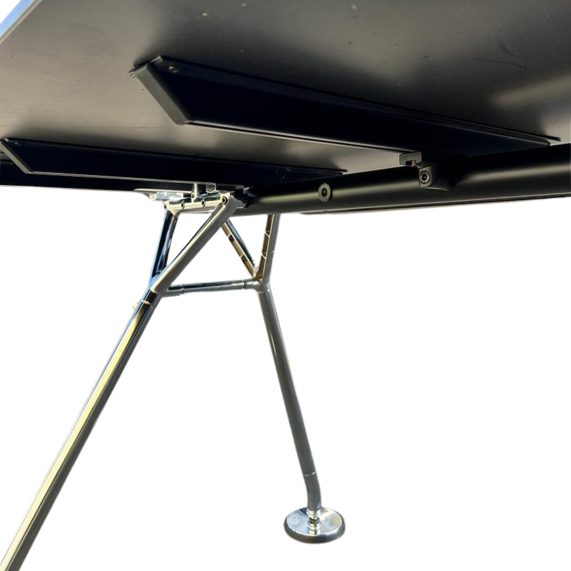 Nomos Desk by Norman Foster