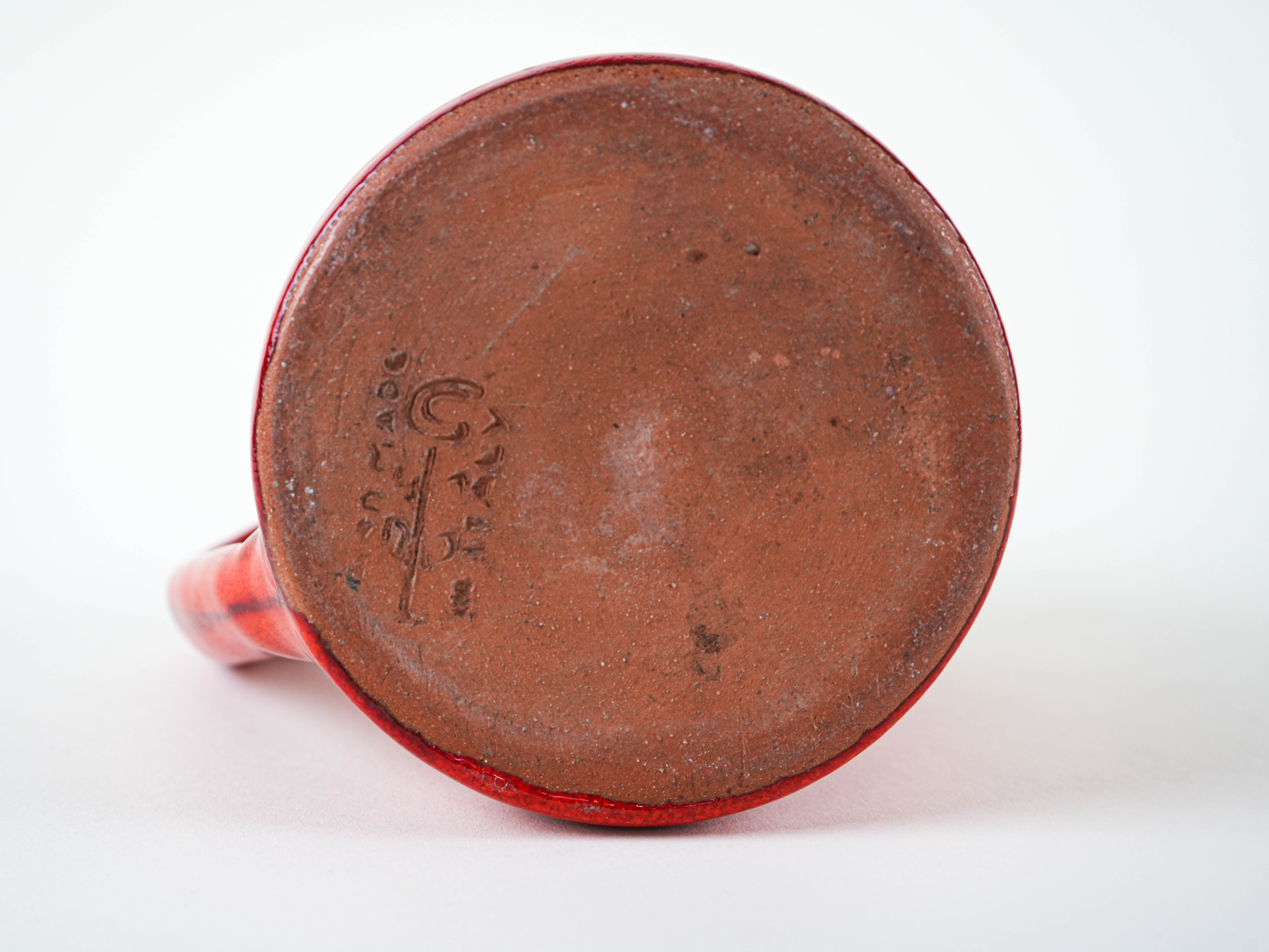 Tazza decorativa in ceramica rossa anni '60