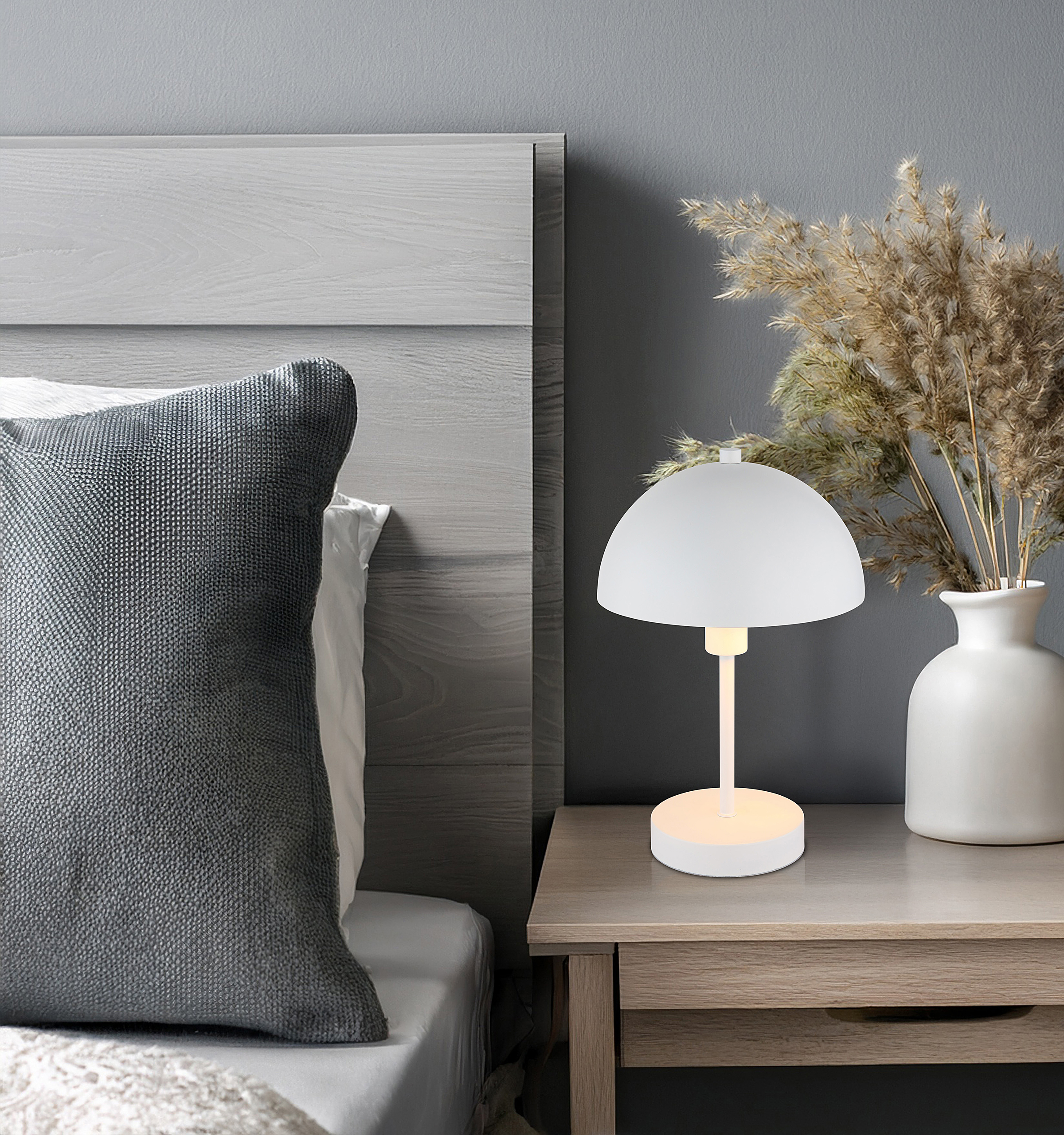 1-Light Atoma Table Lamp Iron White
