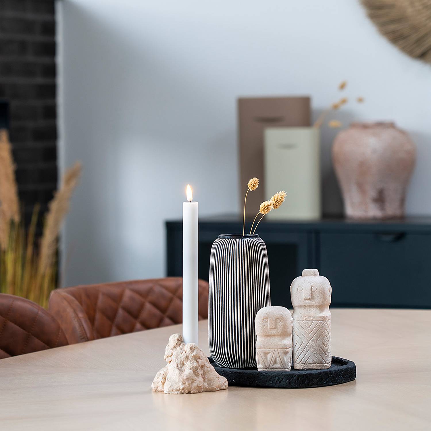 Ailili decorative figure Type A cement beige