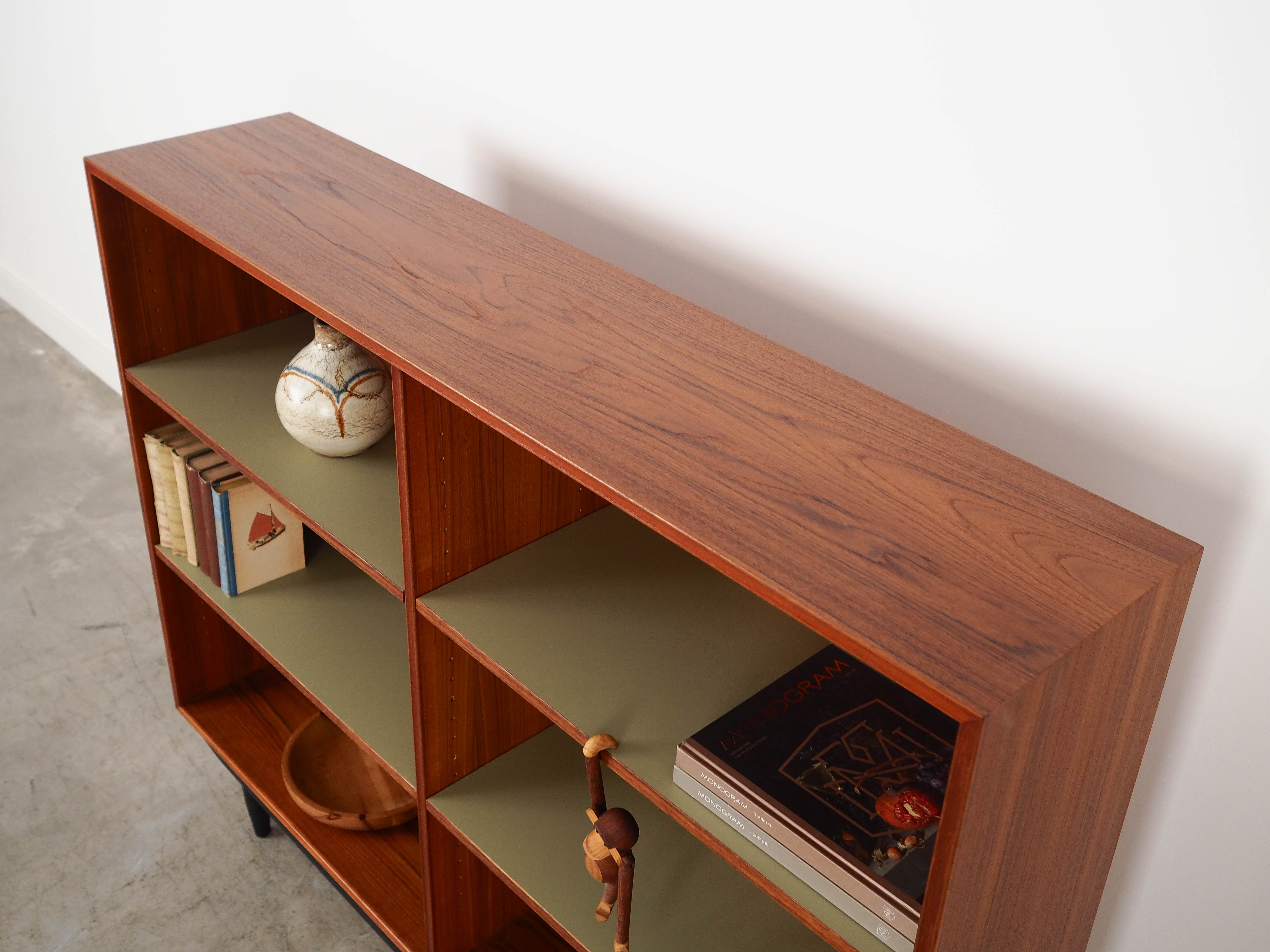 RT Furniture Bookshelf Teak Veneer 1970s