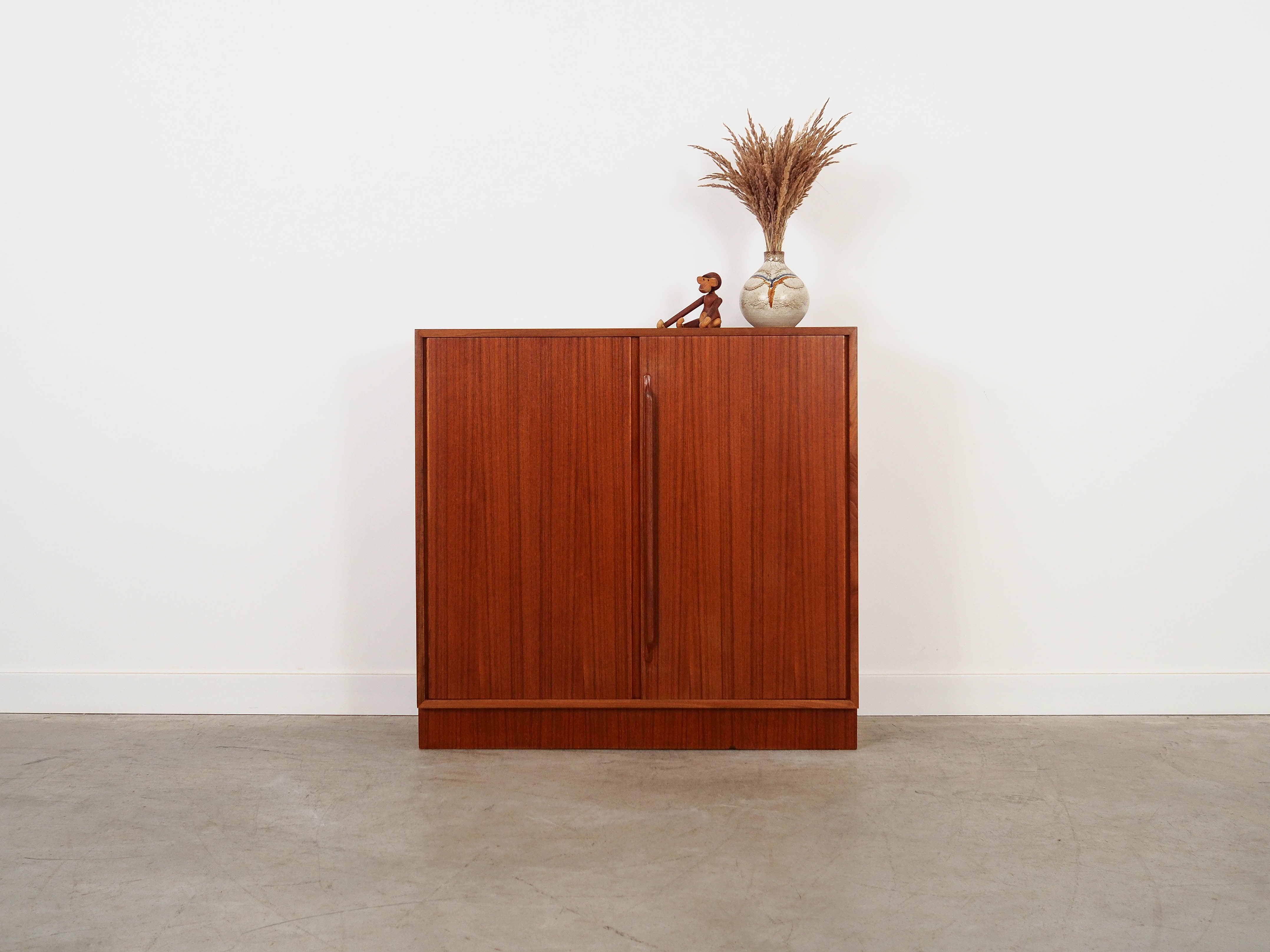 RT Möbel Schrank Teakfurnier  1970er Jahre