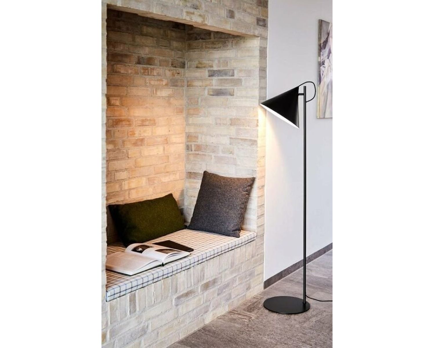 Benjamin Floor Lamp Black