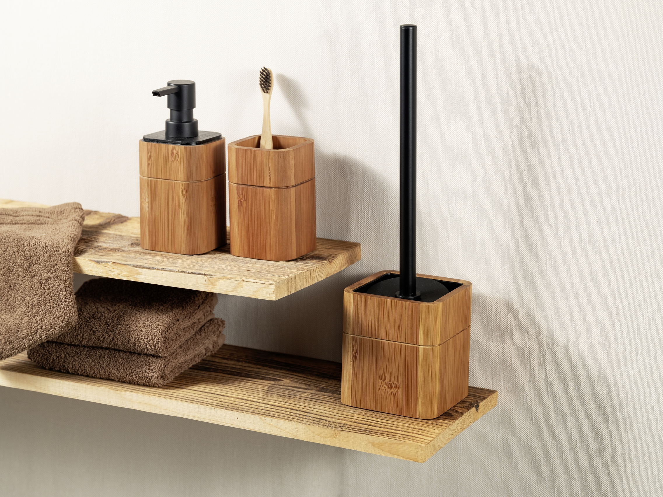 Serro Typ A WC-Garnitur Edelstahl Bambus Braun Schwarz