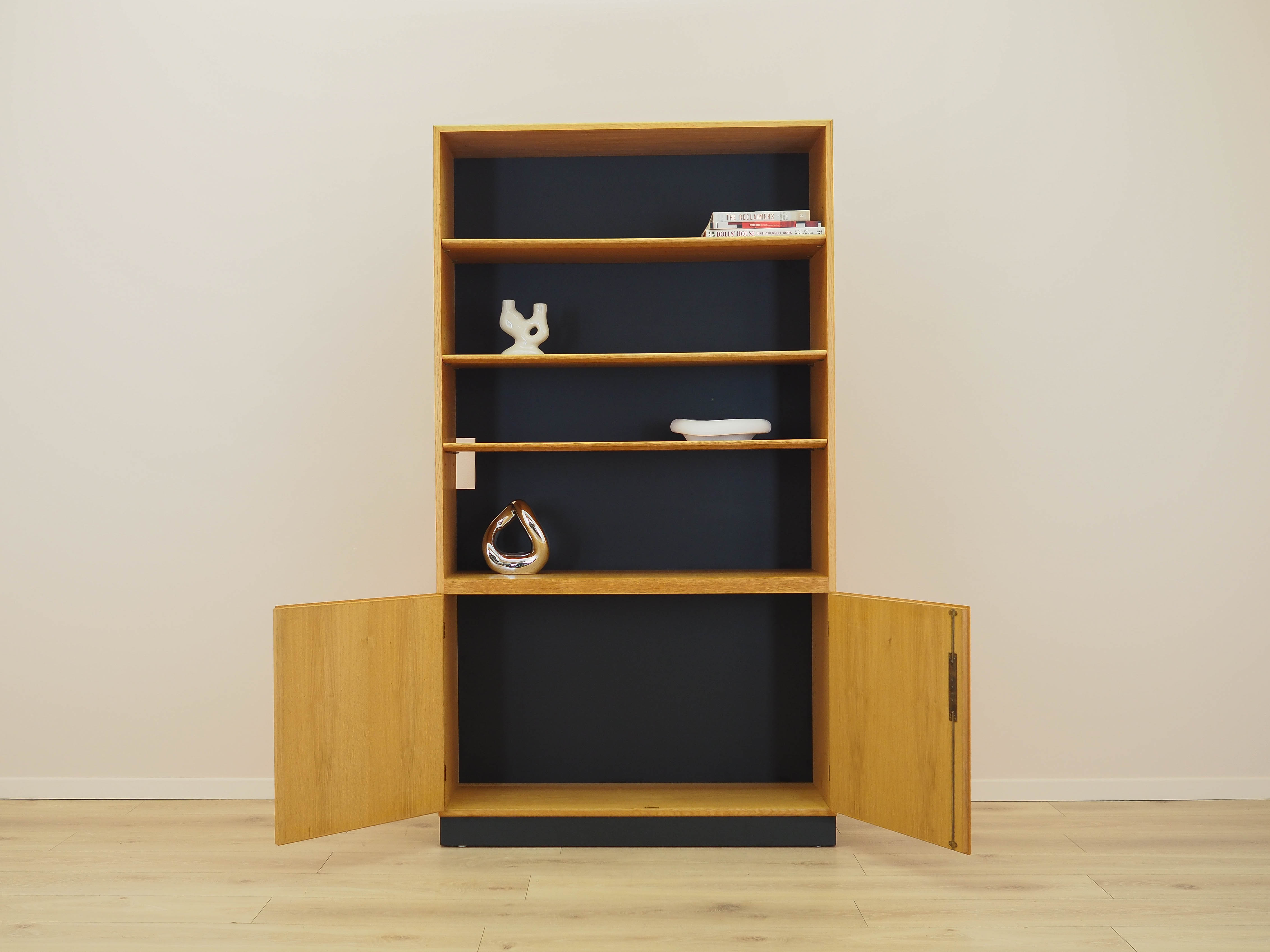 Libreria in legno di frassino