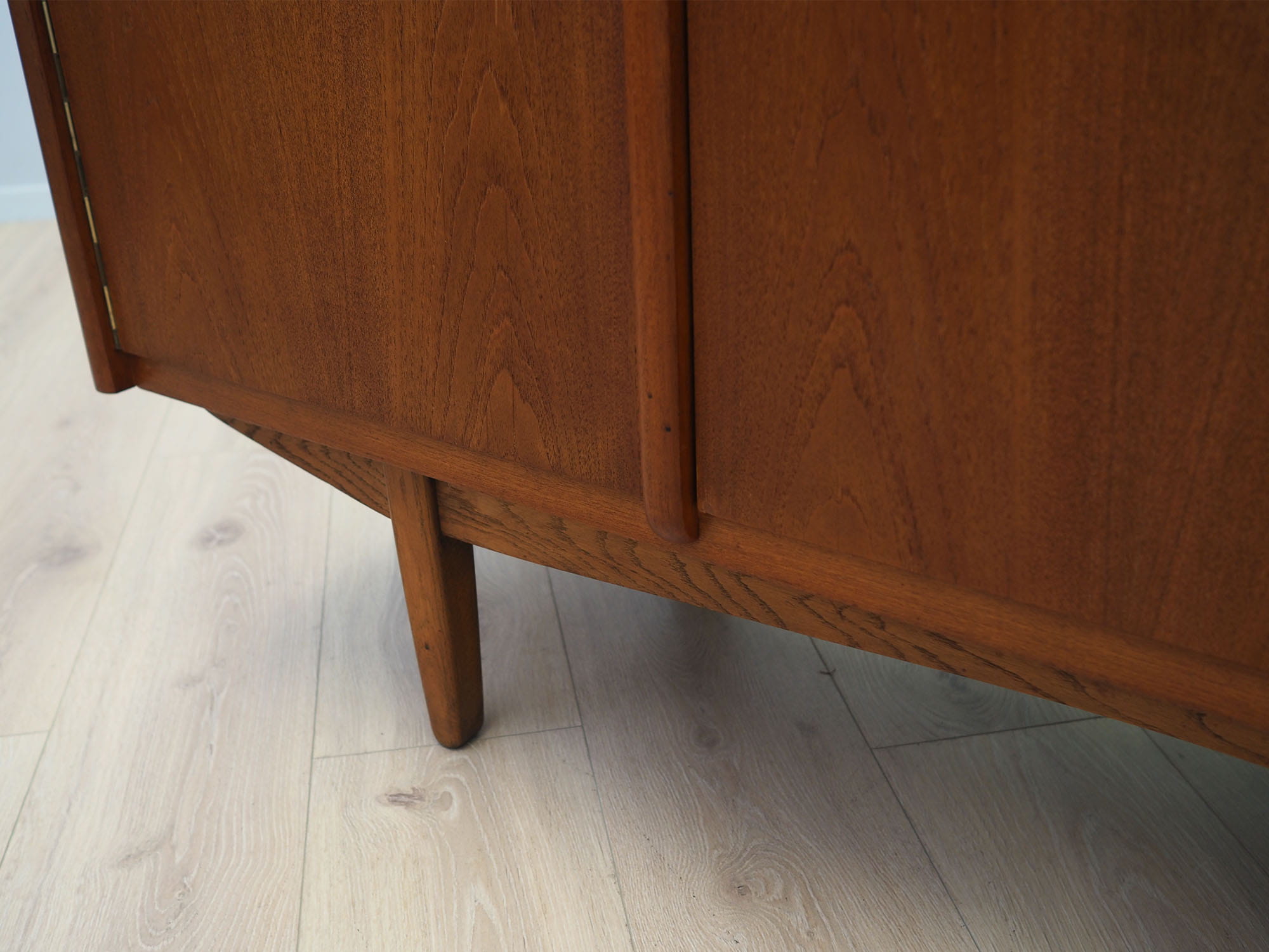Vintage Highboard Teakholz Braun 1960er Jahre