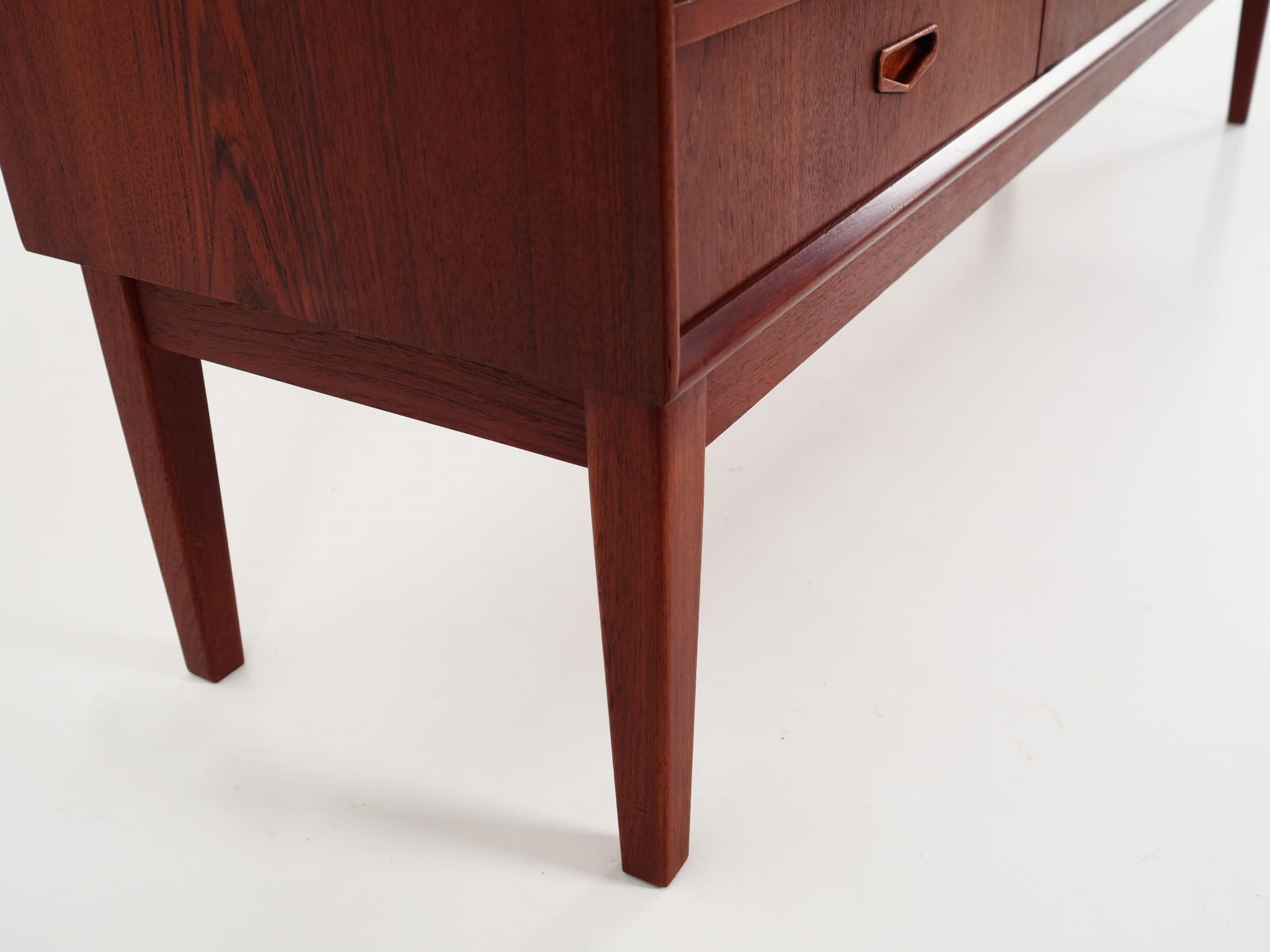 Highboard Teakholz Braun 1970er Jahre