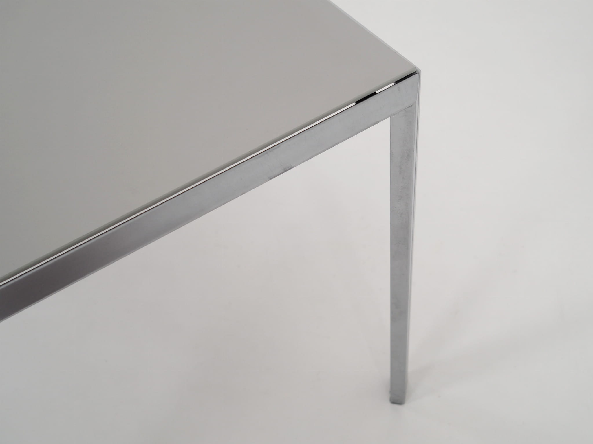 Vintage Tisch Aluminium Grau 1980er Jahre 