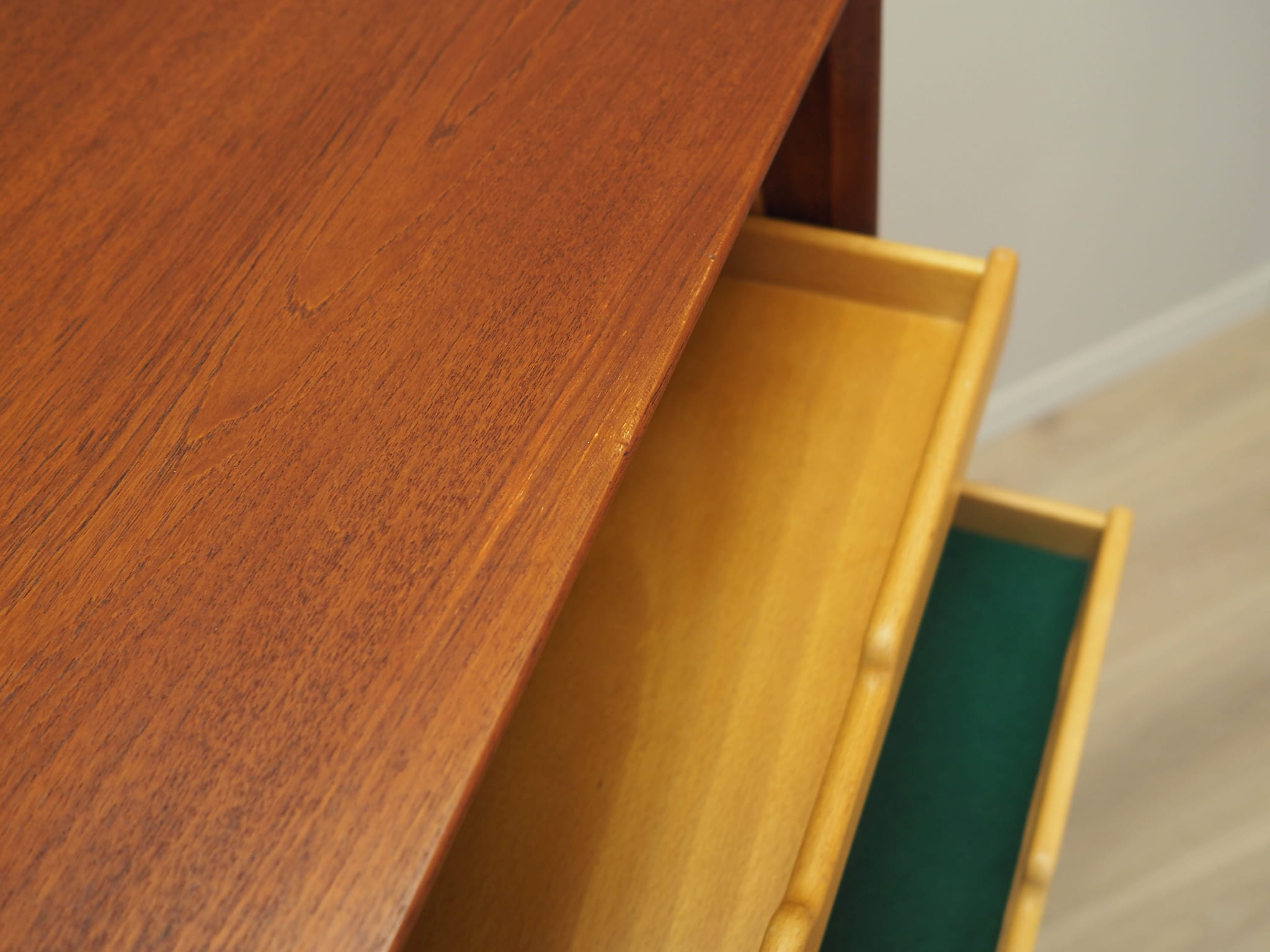 Vintage Highboard Teakholz Braun 1970er Jahre