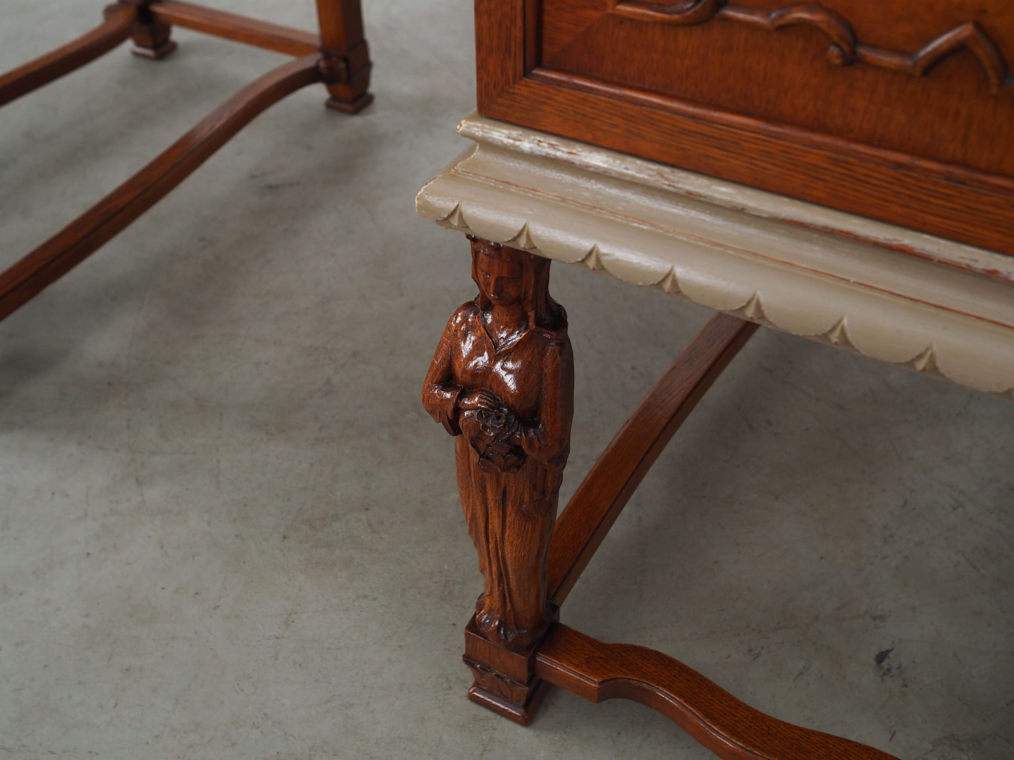 Scrivania vintage in legno marrone anni '50