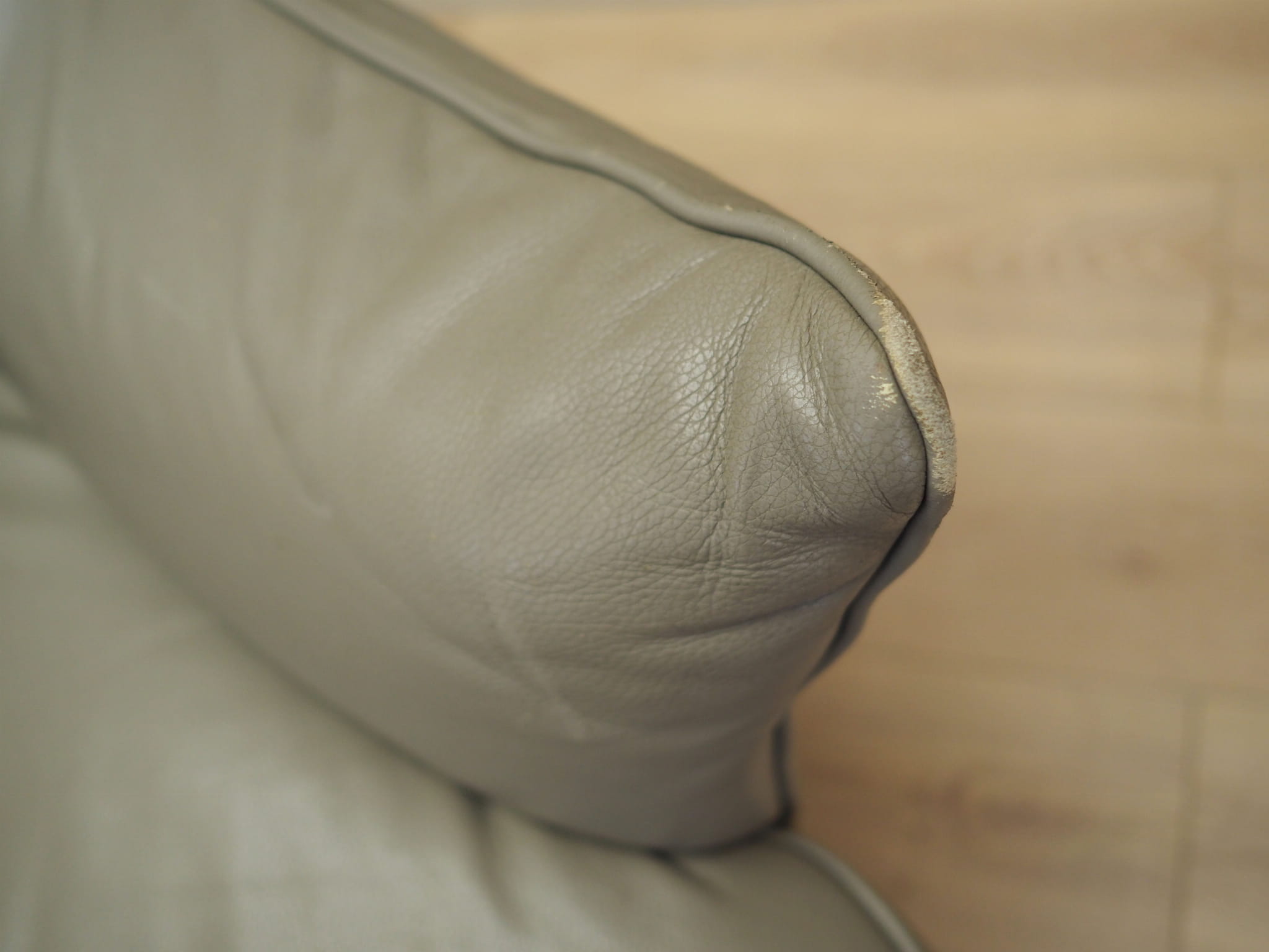 Swiveling armchair leather 1990s