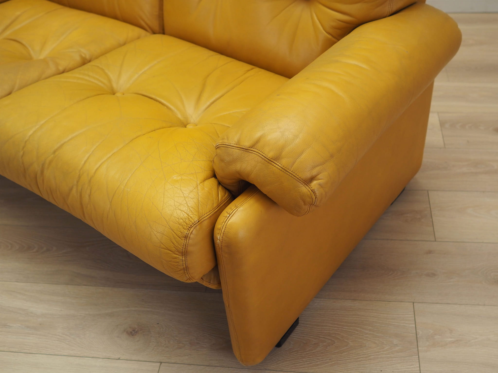 2-seater sofa Leather Yellow 1960s