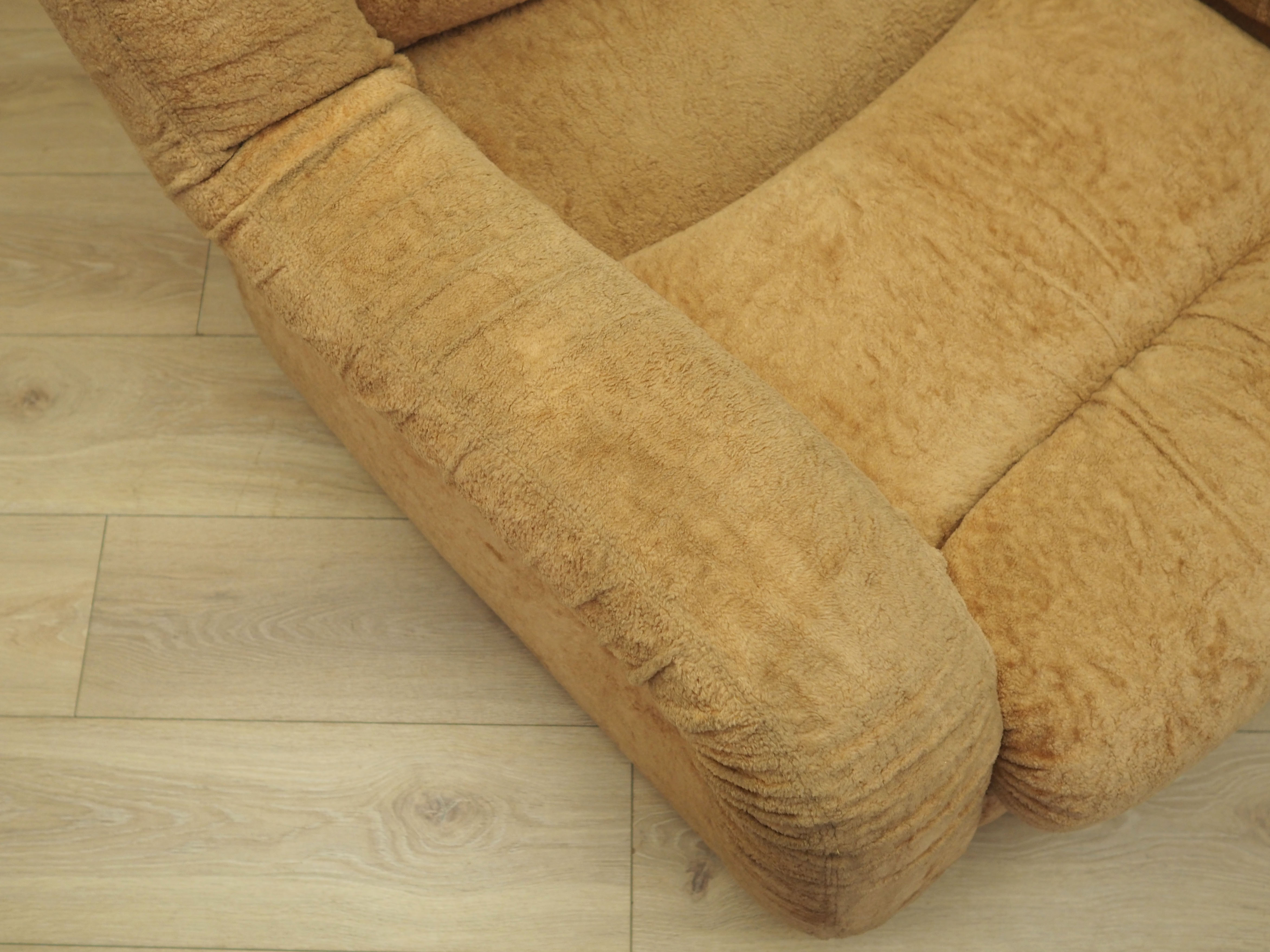 Poltrona beige anni '60
