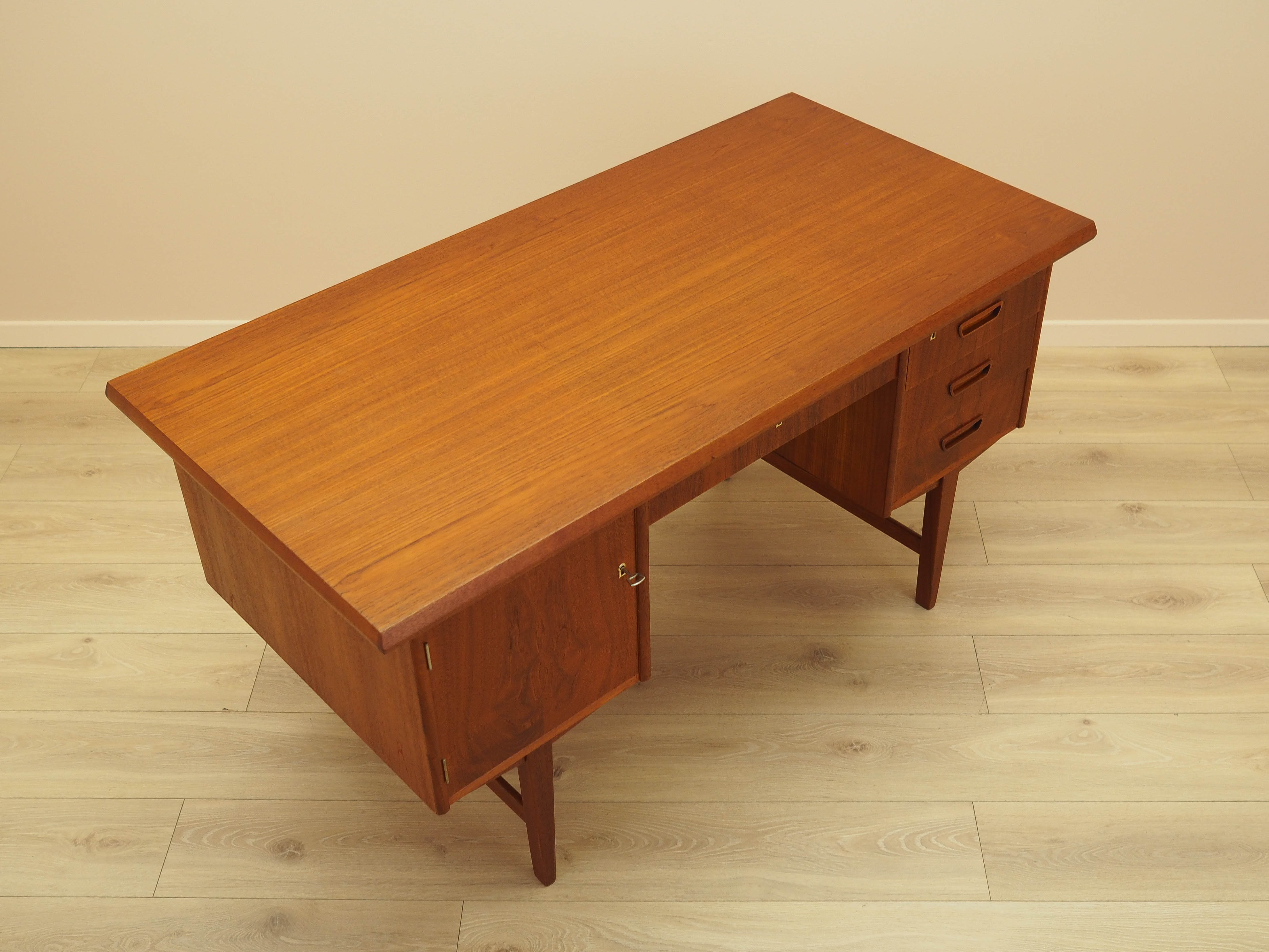 Teak-Schreibtisch 1970er Jahre 