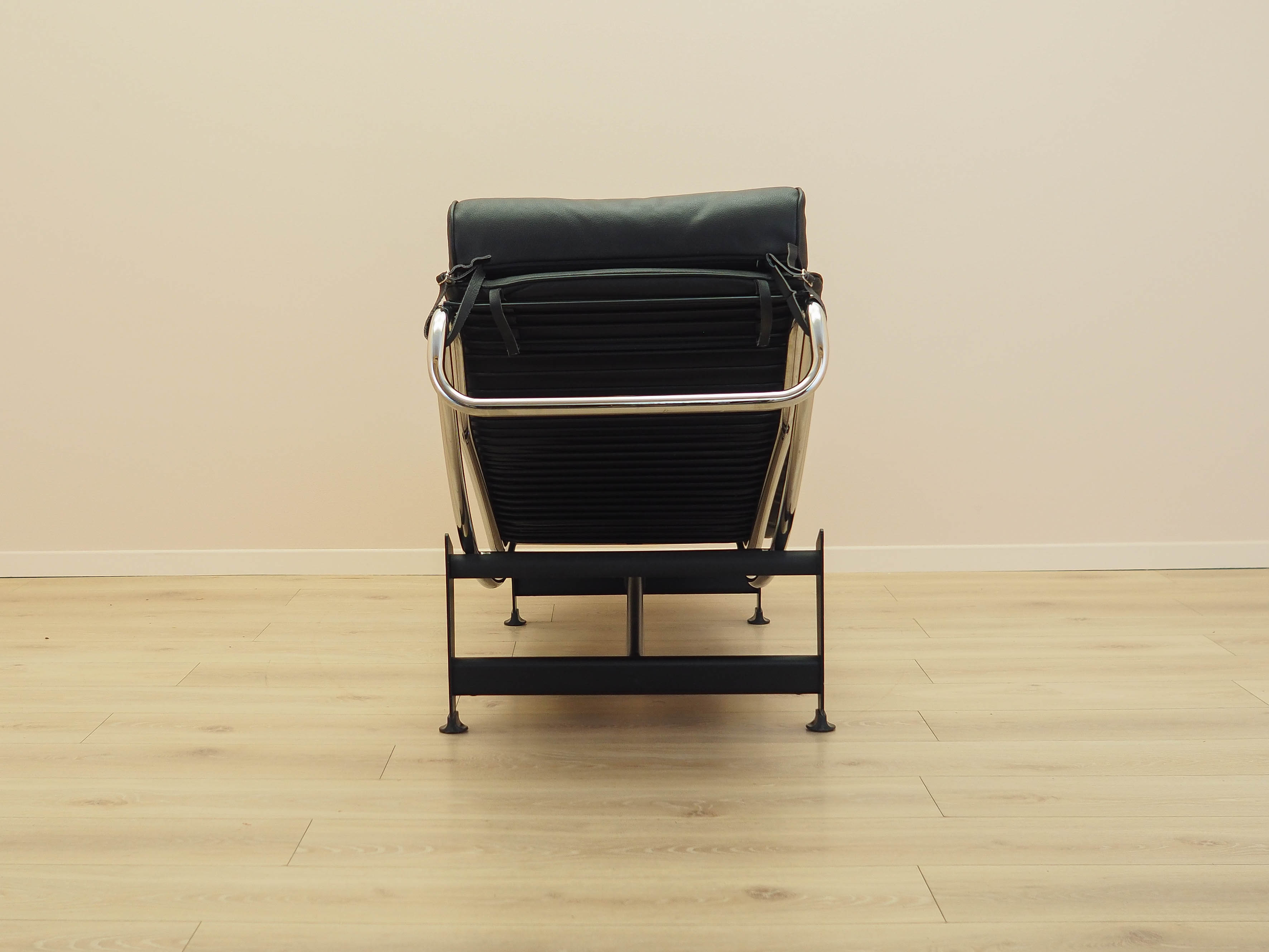 Leather chaise longue in LC4 style 1980s