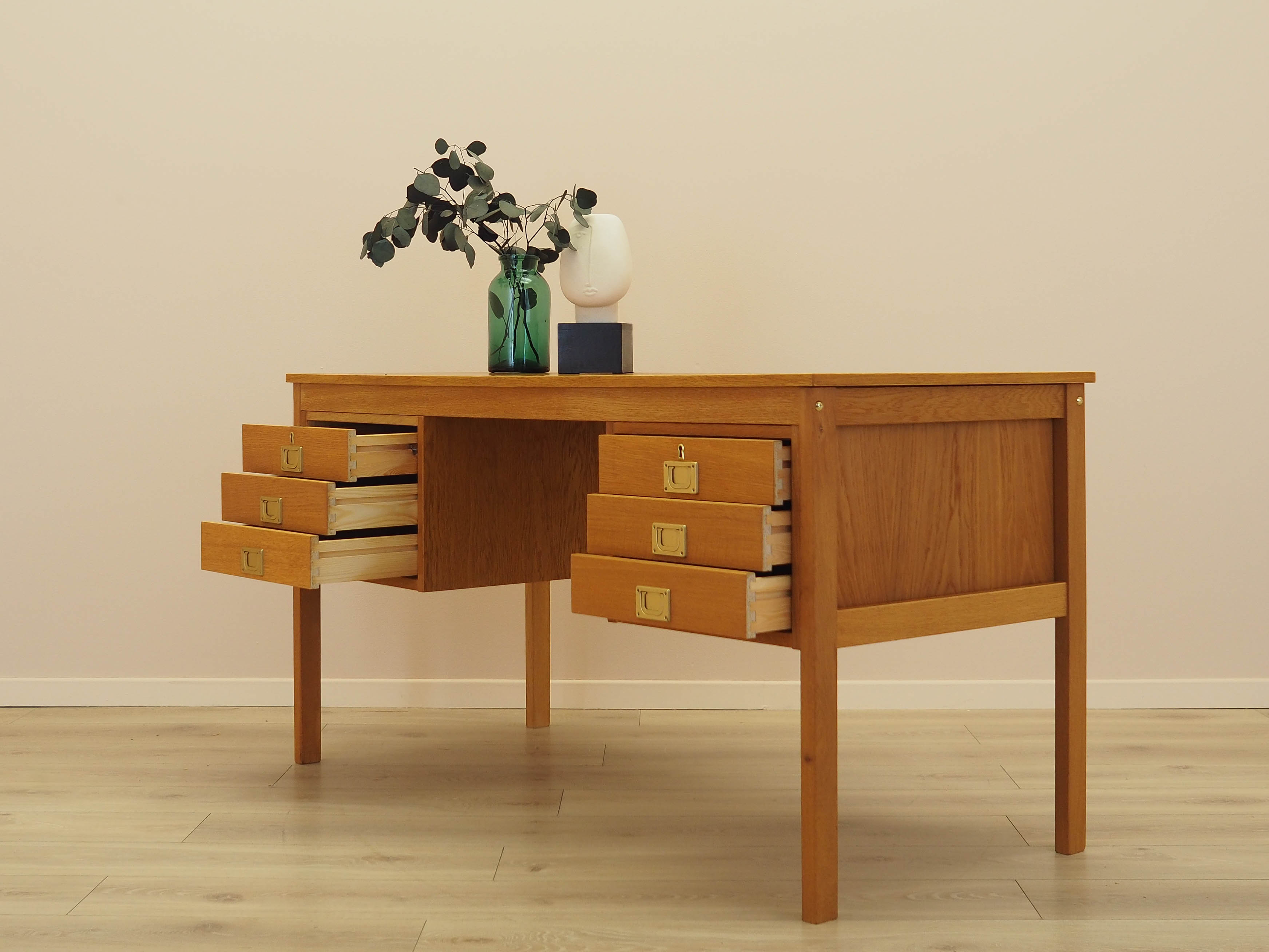 Ash desk 1970s