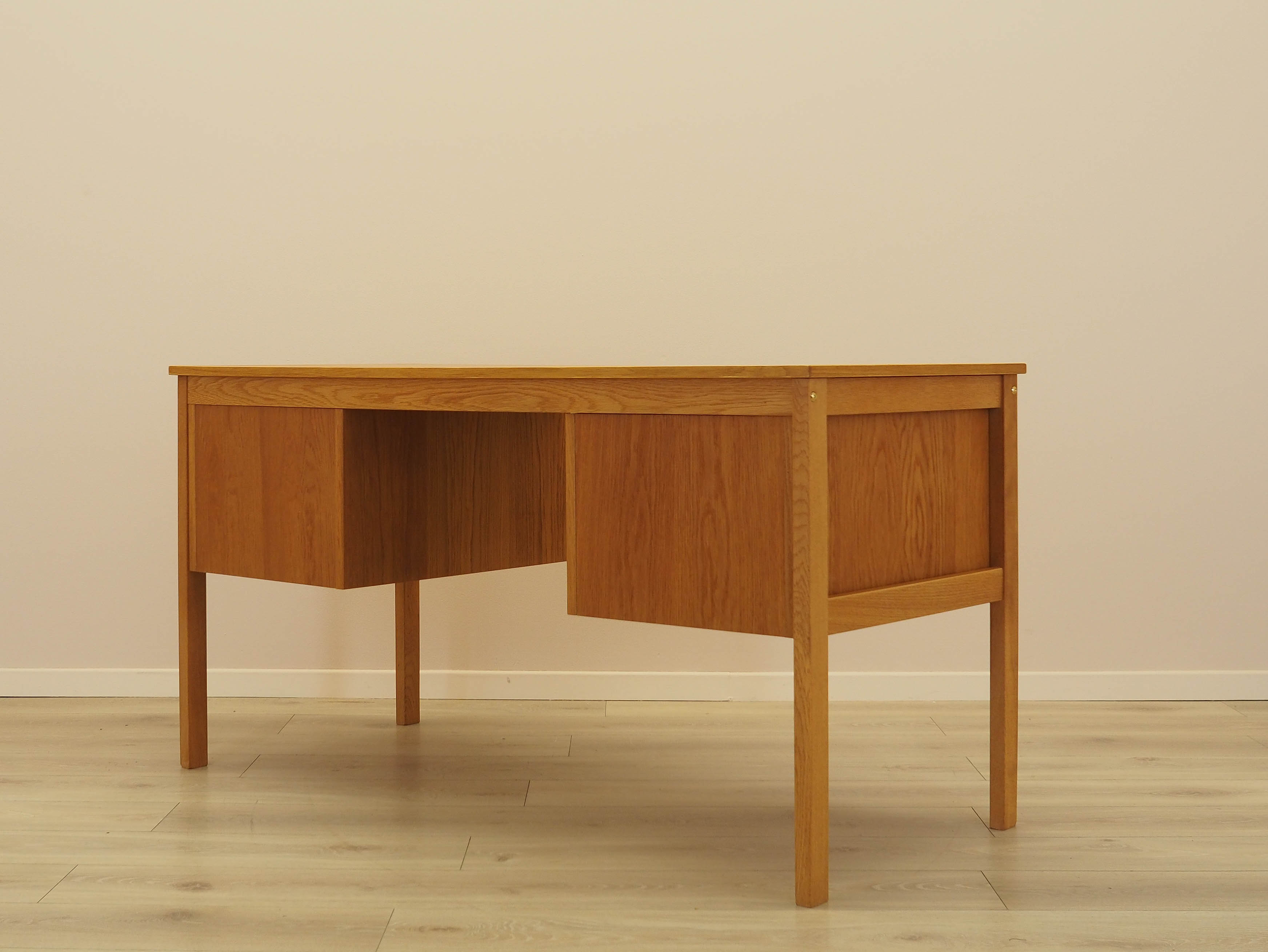 Ash desk 1970s