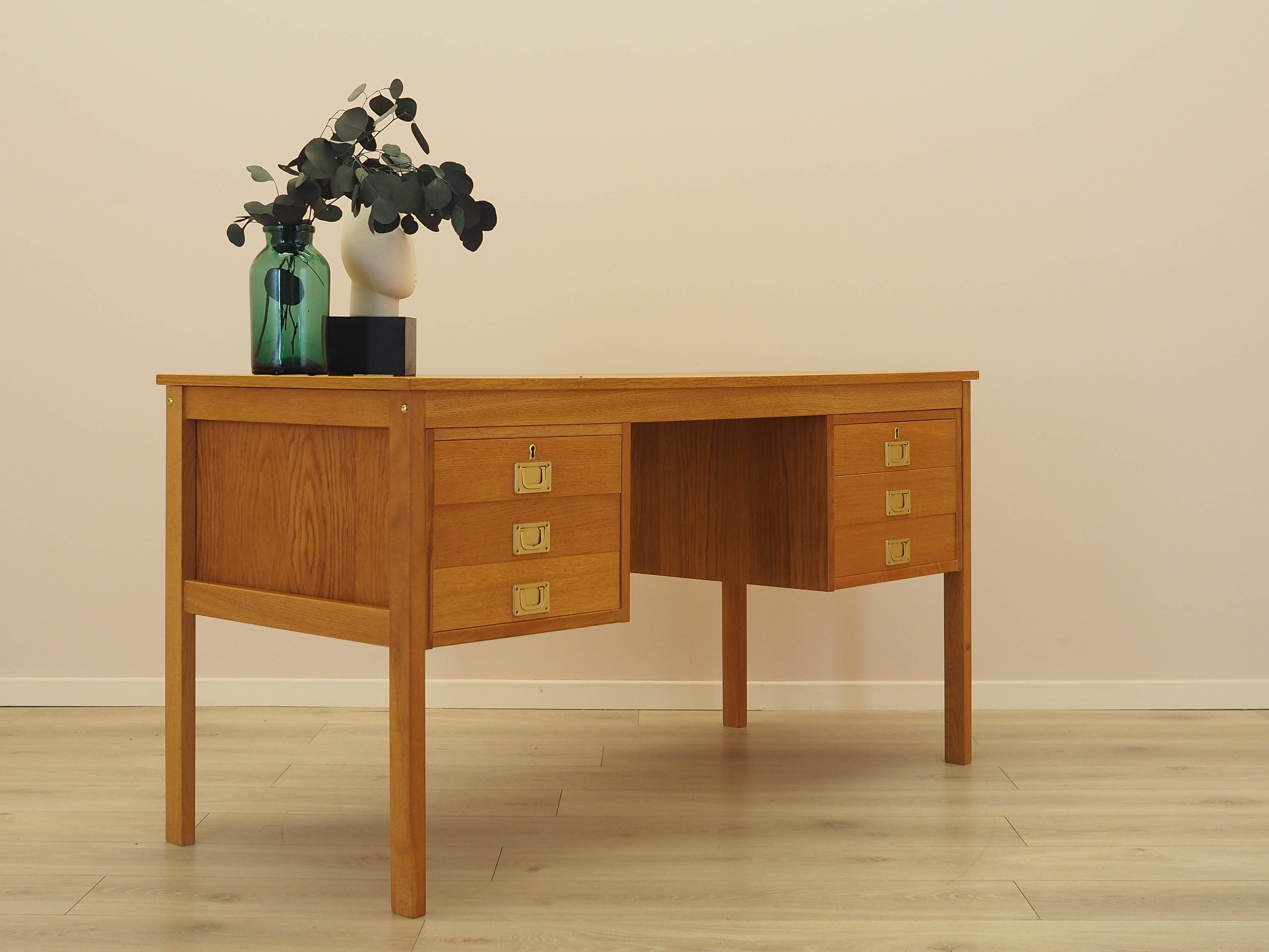 Ash desk 1970s