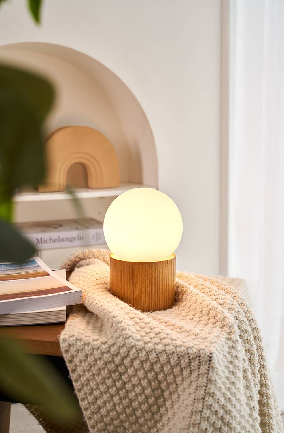 Table lamp Woody Shine real wood veneer / opal glass ash