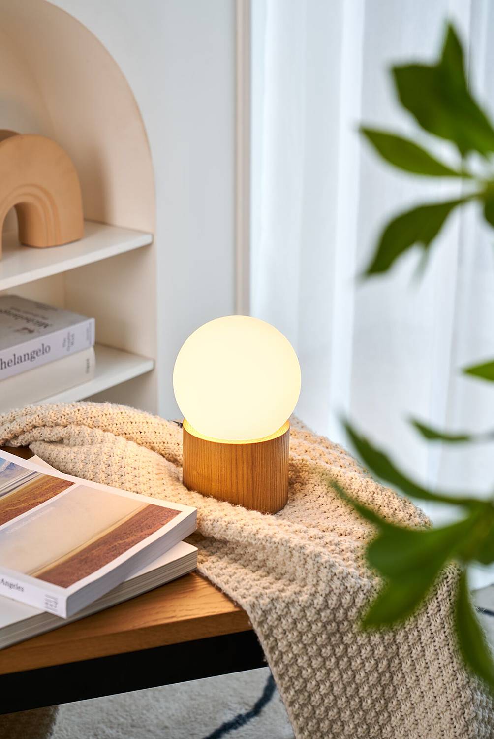 Table lamp Woody Shine real wood veneer / opal glass ash